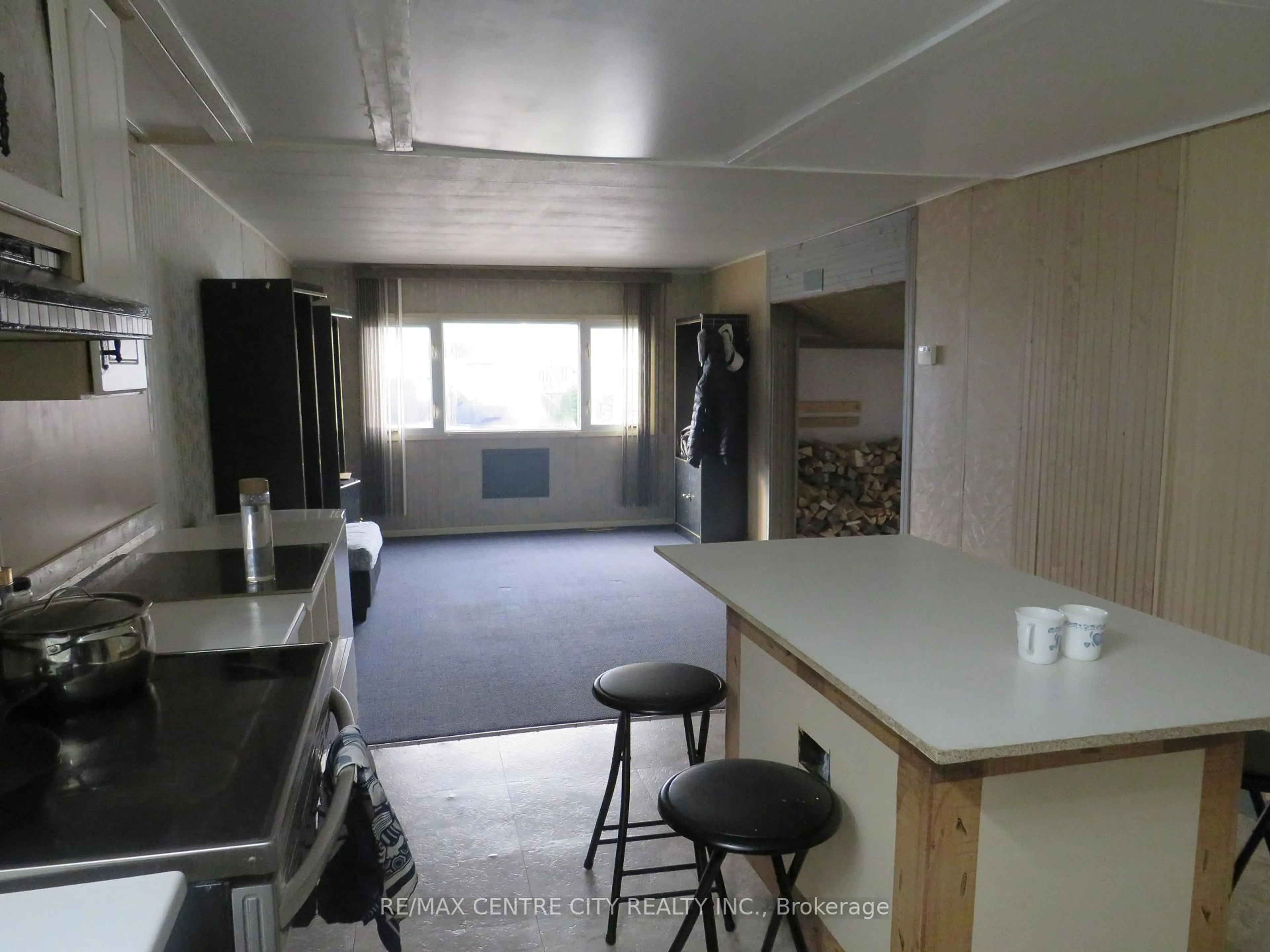 Standard kitchen, unknown for 3902 Dundas St #4, Thames Centre Ontario N5V 5C6