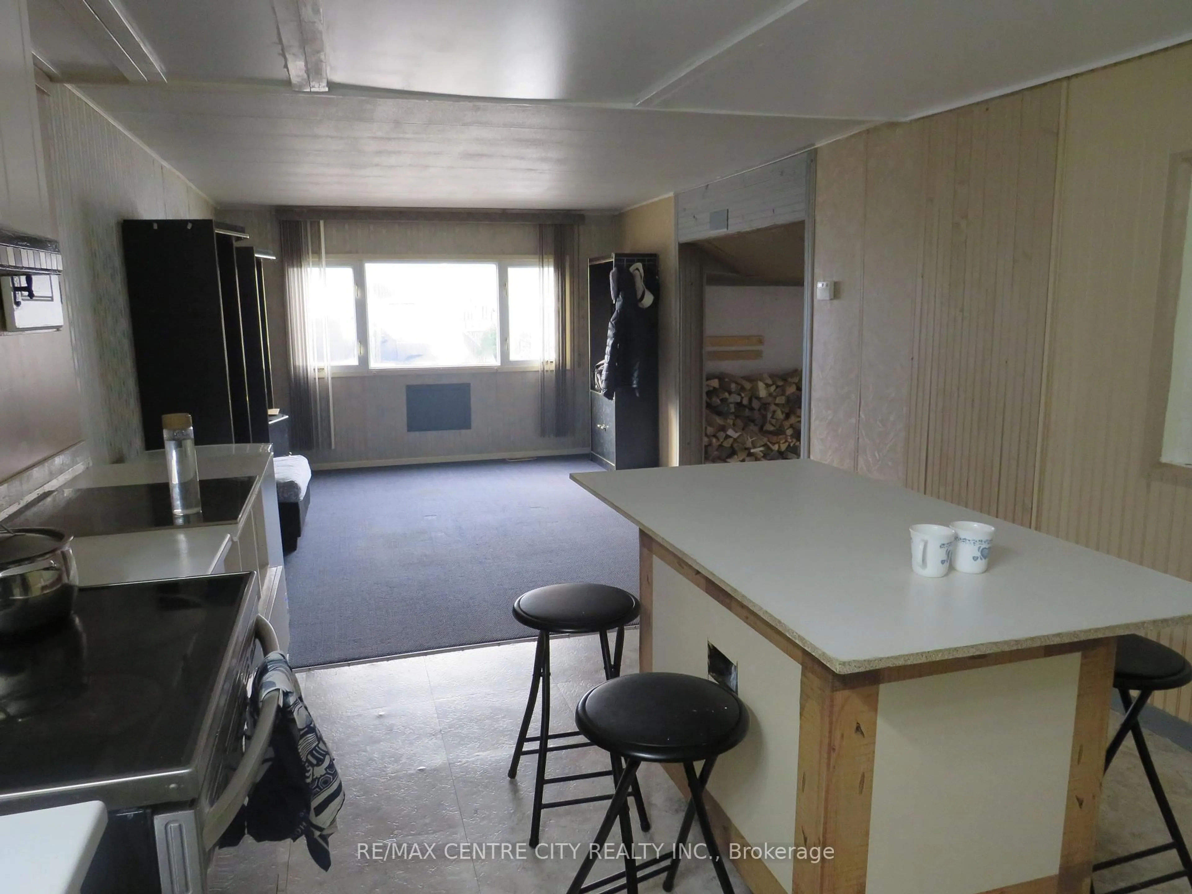 Unknown for 3902 Dundas St #4, Thames Centre Ontario N5V 5C6