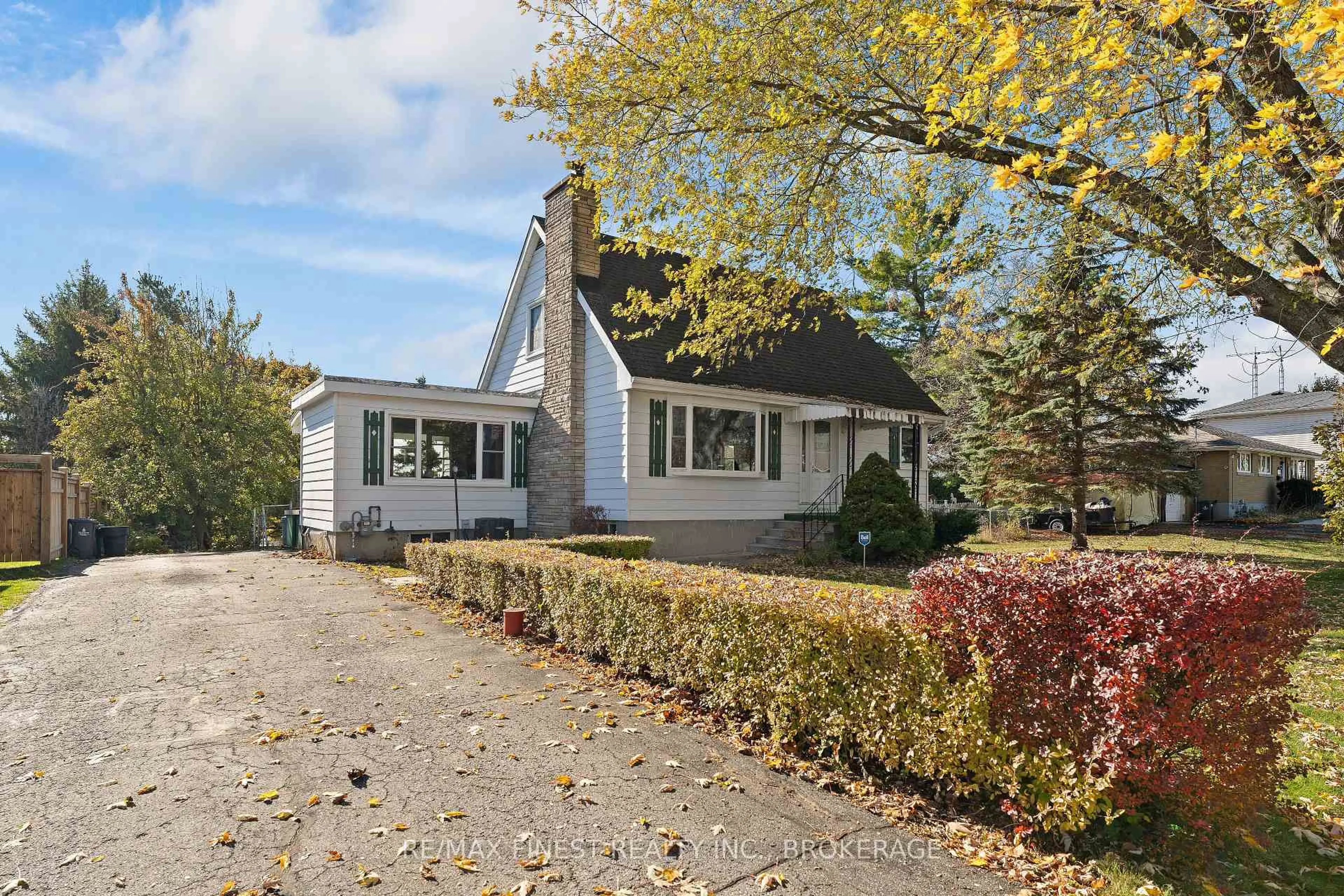 Unknown for 1761 Floyd Ave, Kingston Ontario K7L 4V4