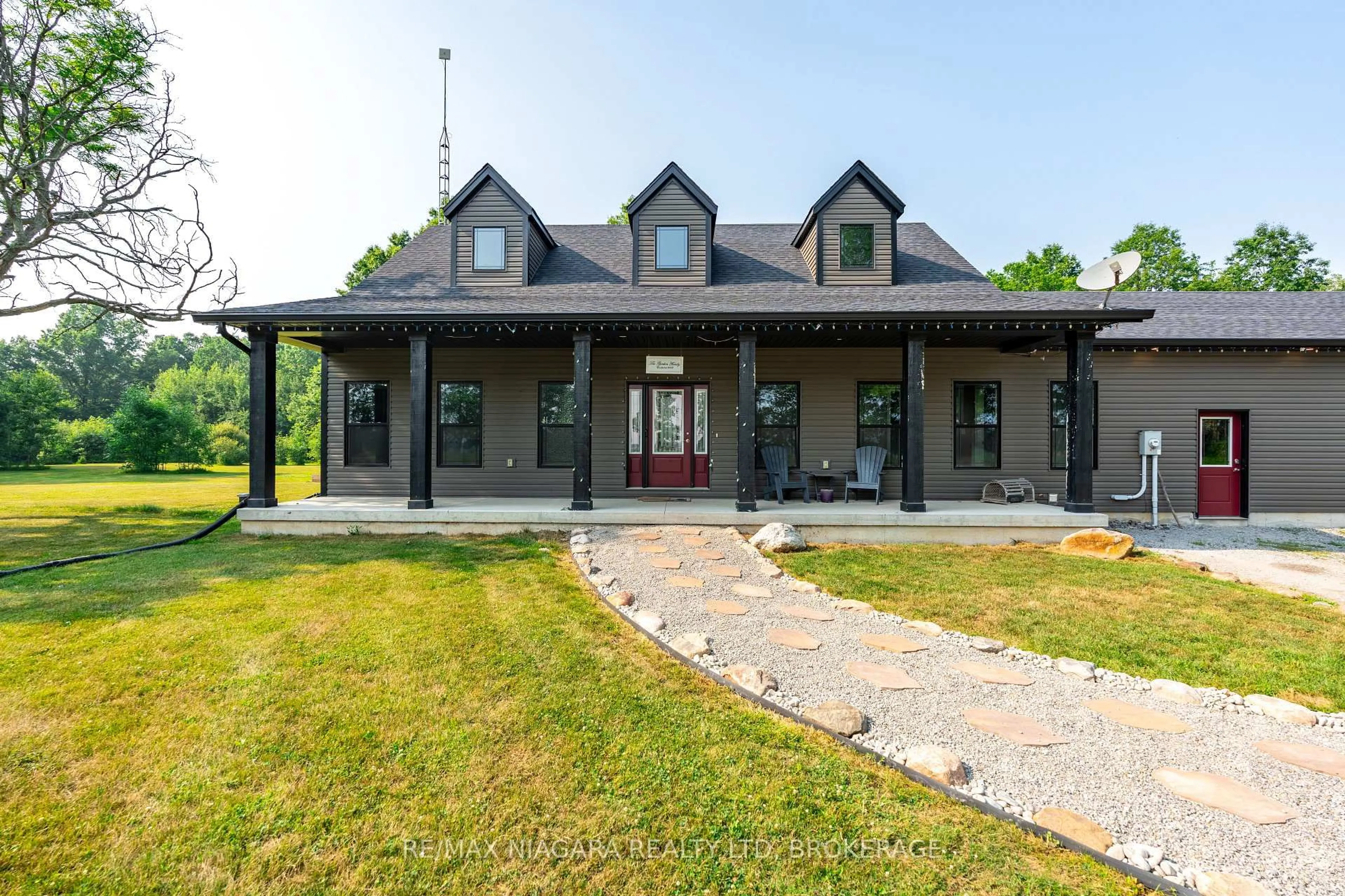 Home with brick exterior material, unknown for 1892 Turner Rd, Thorold Ontario L3B 5N5