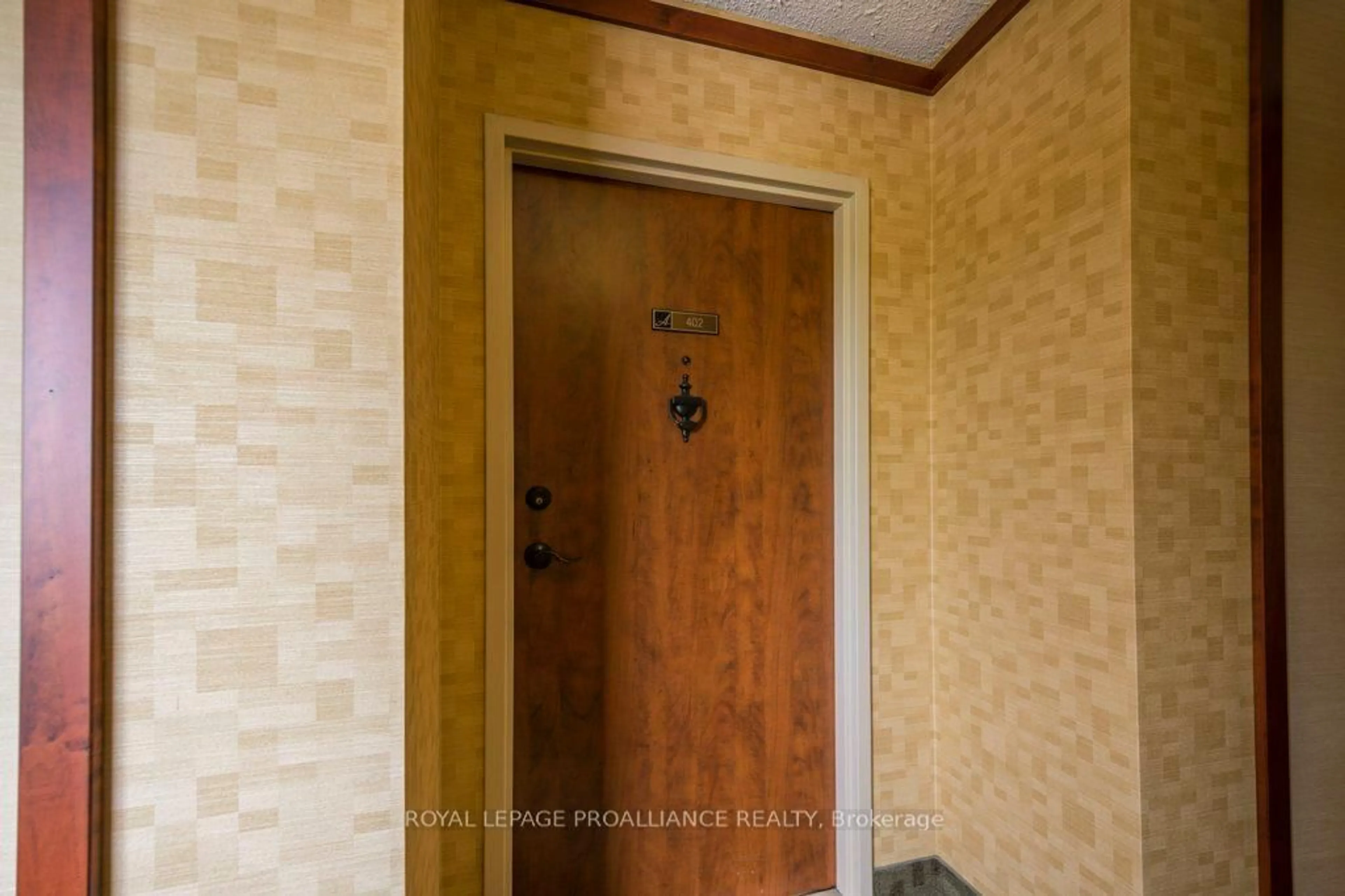 Indoor entryway for 2 South Front St #402, Belleville Ontario K8N 5K7