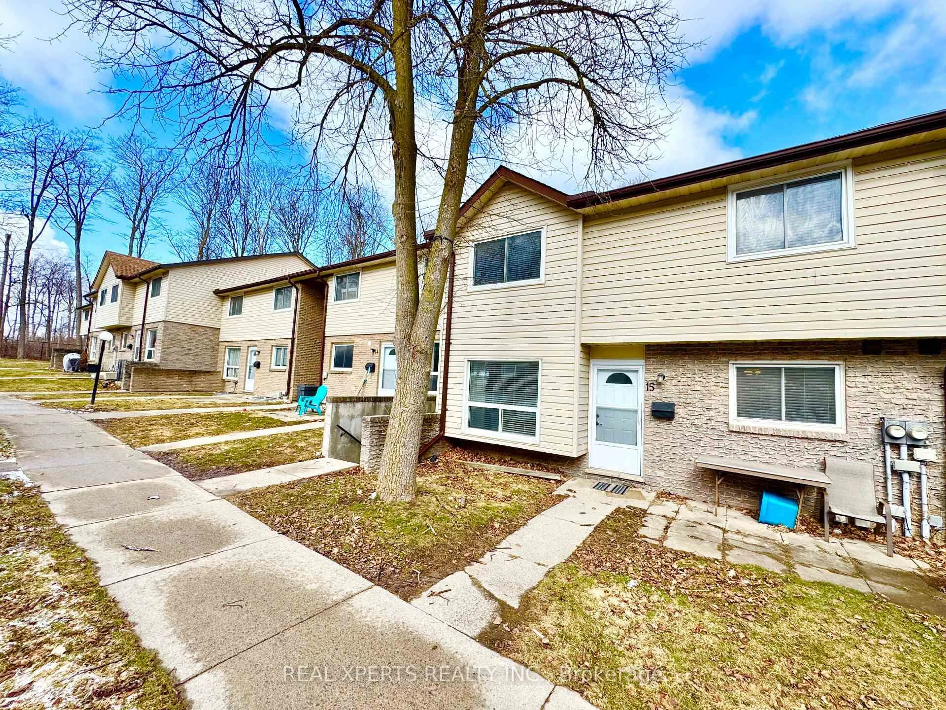 A pic from outside/outdoor area/front of a property/back of a property/a pic from drone, street for 453 Albert St #15, Waterloo Ontario N2L 5A7