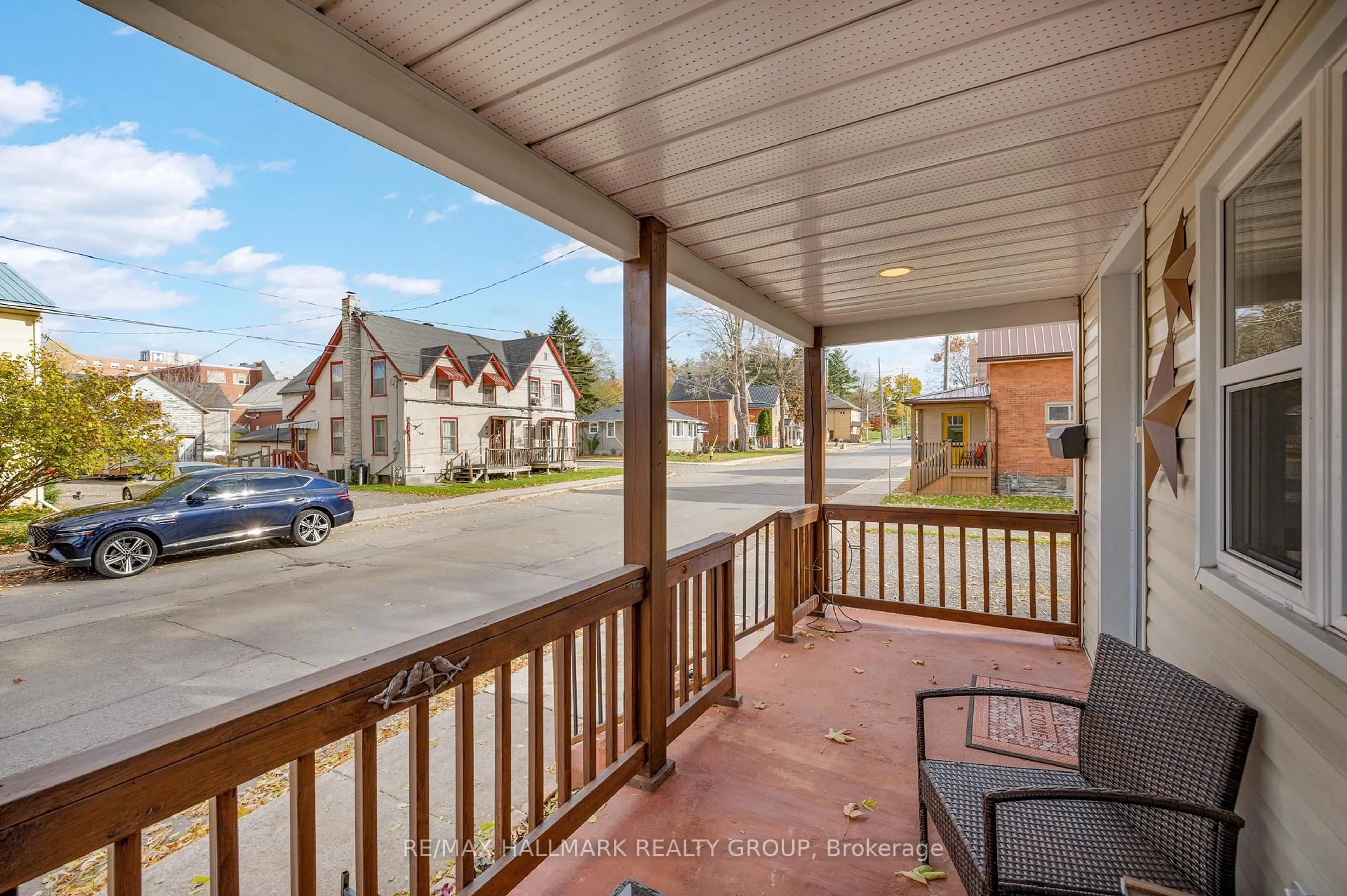 Patio, street for 142 Park St, Brockville Ontario K6V 2G9