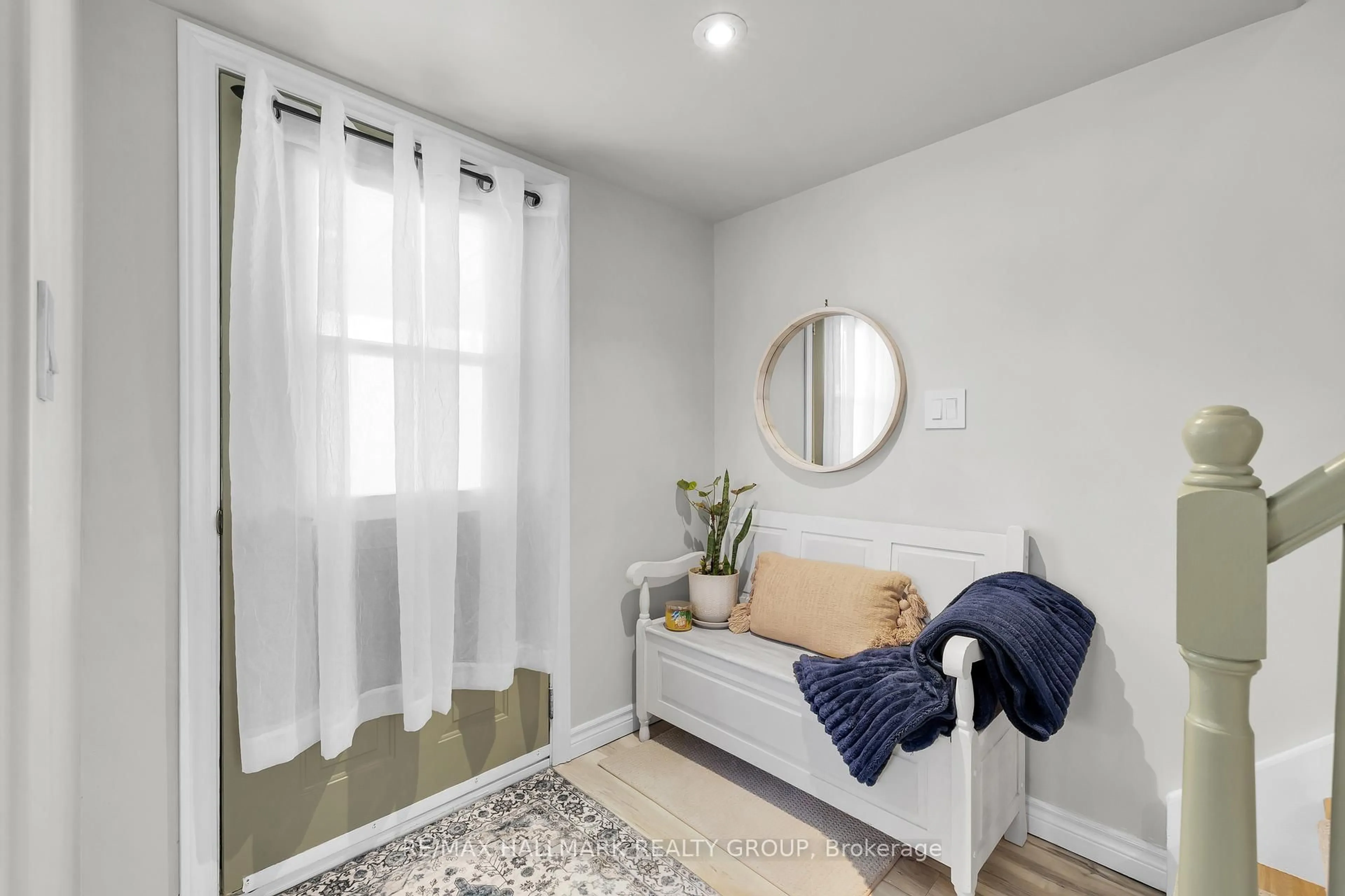 Unknown for 142 Park St, Brockville Ontario K6V 2G9