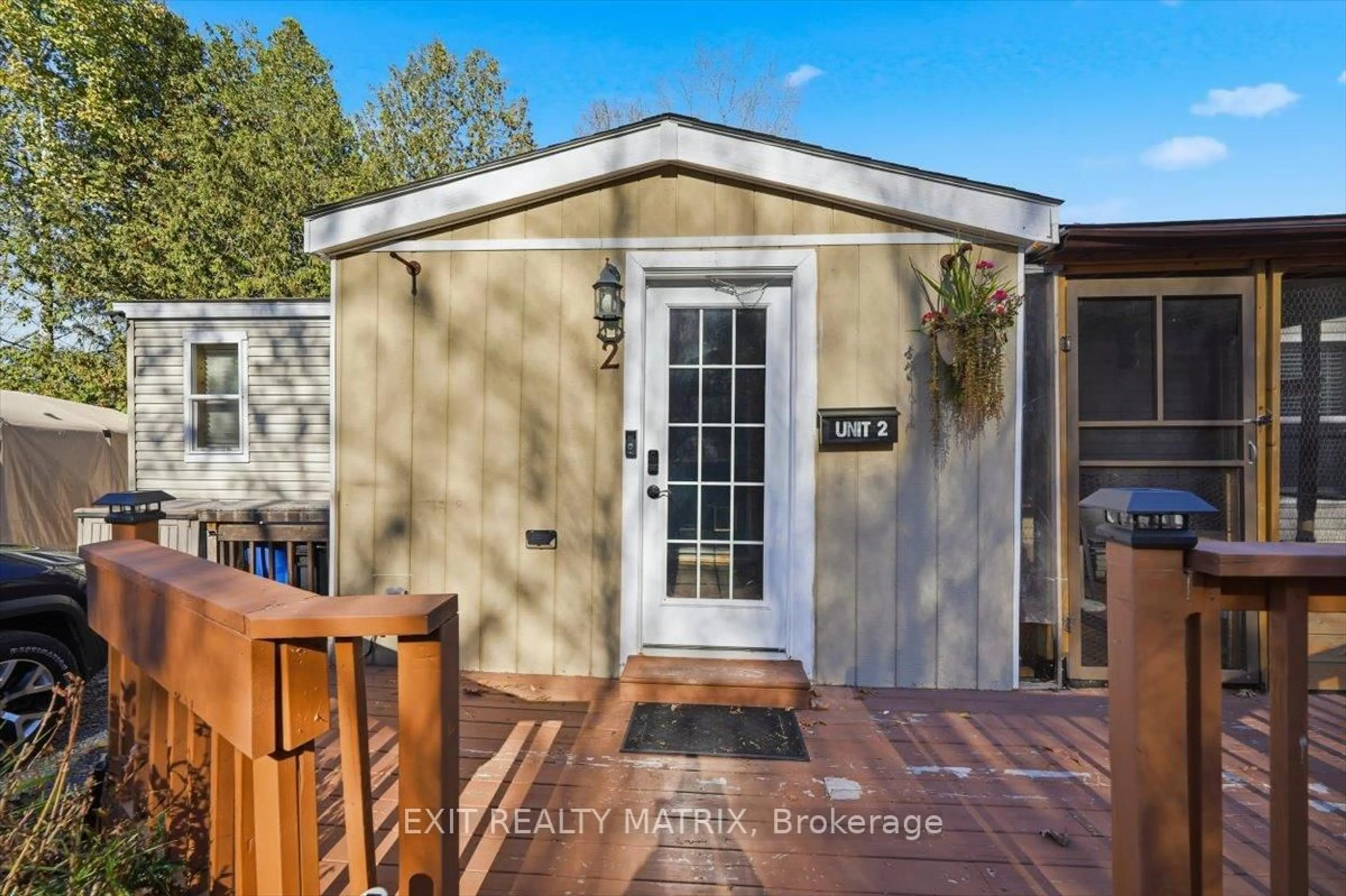 Home with vinyl exterior material, unknown for 1718 OLD MONTREAL Rd #2, Ottawa Ontario K4C 1G8