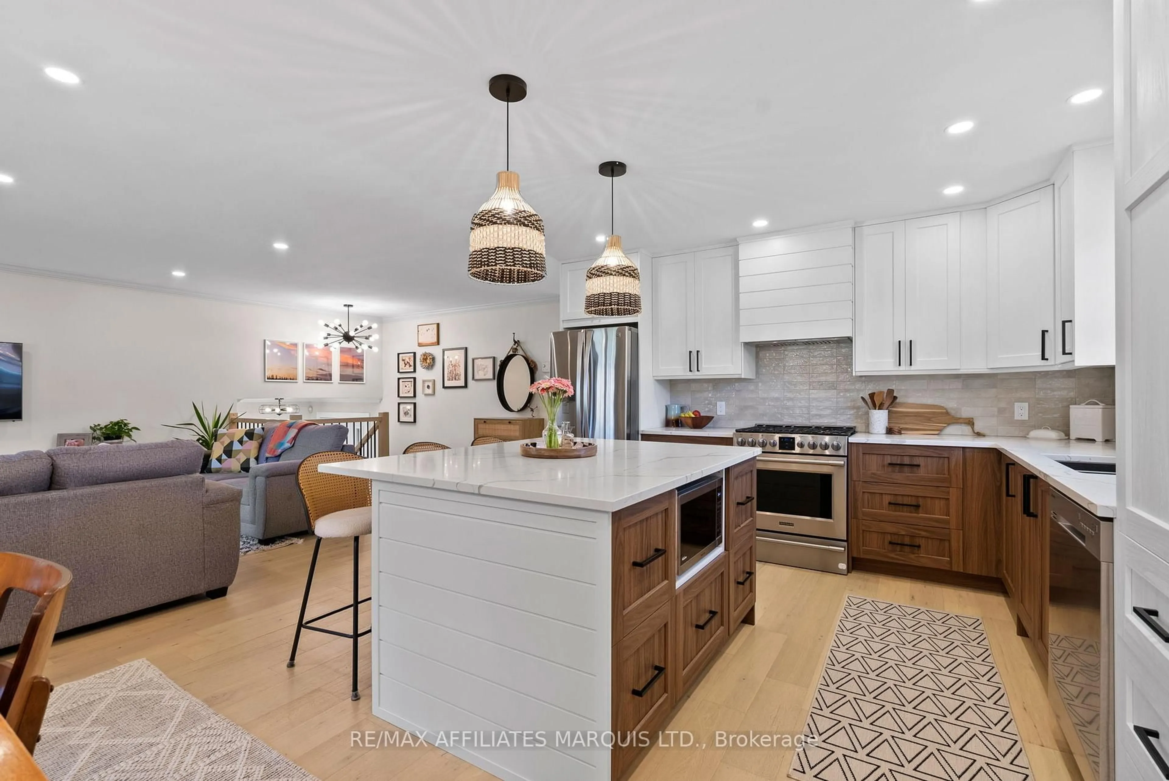 Open concept kitchen, ceramic/tile floor for 6525 Clifford Ave, South Glengarry Ontario K6H 5R5