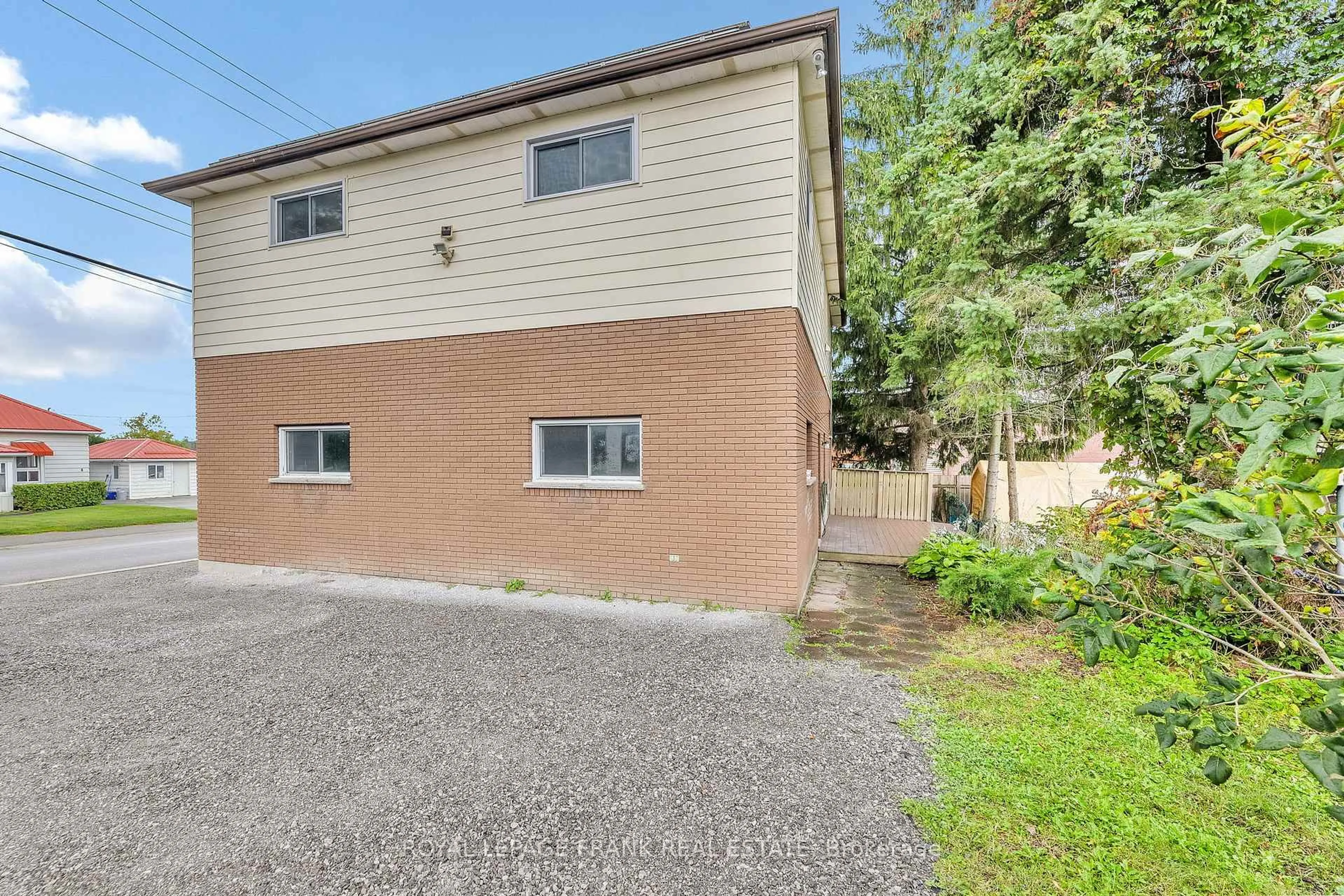 Unknown for 11 Mary St, Kawartha Lakes Ontario K0L 2W0