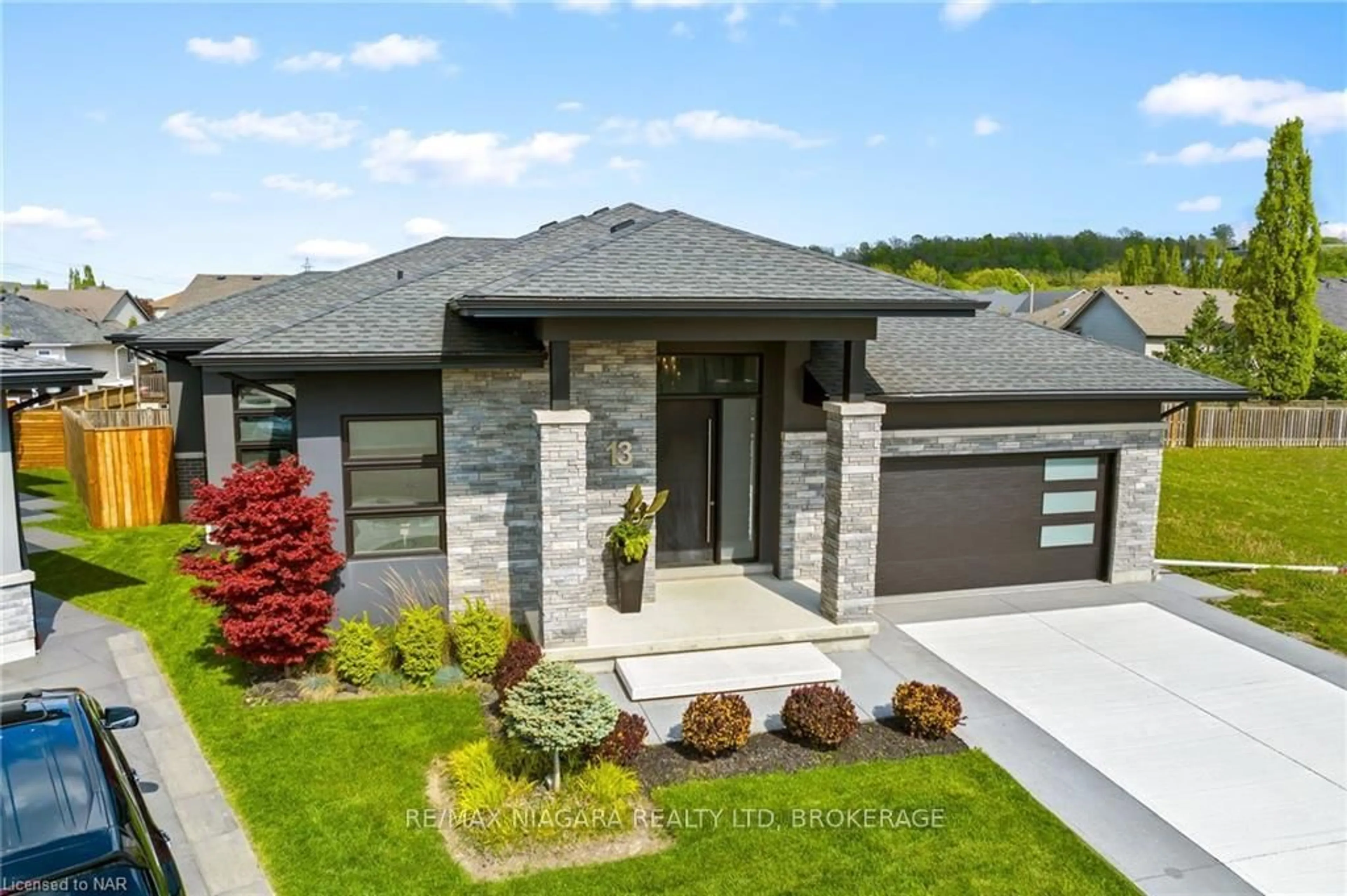 Home with brick exterior material, street for 13 FRANCESCO Cres, St. Catharines Ontario L2S 4C7