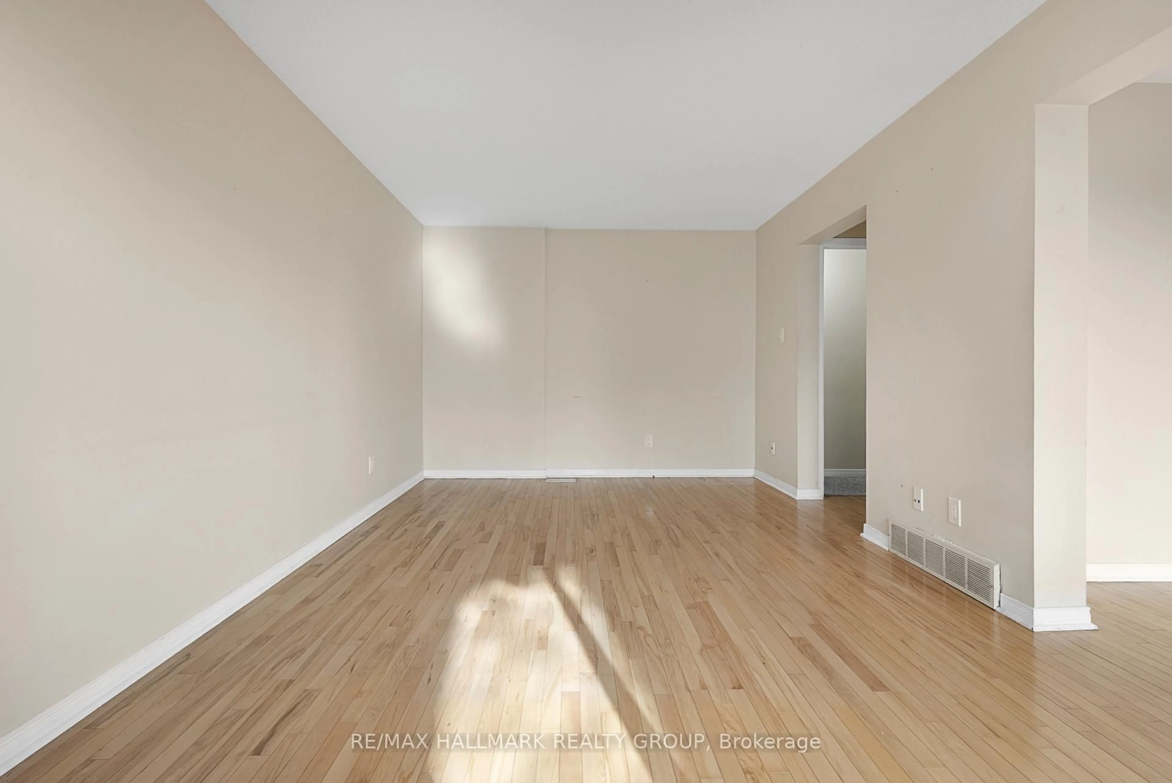 A pic of a room for 3310 Southgate Rd #193, Ottawa Ontario K1V 8X4