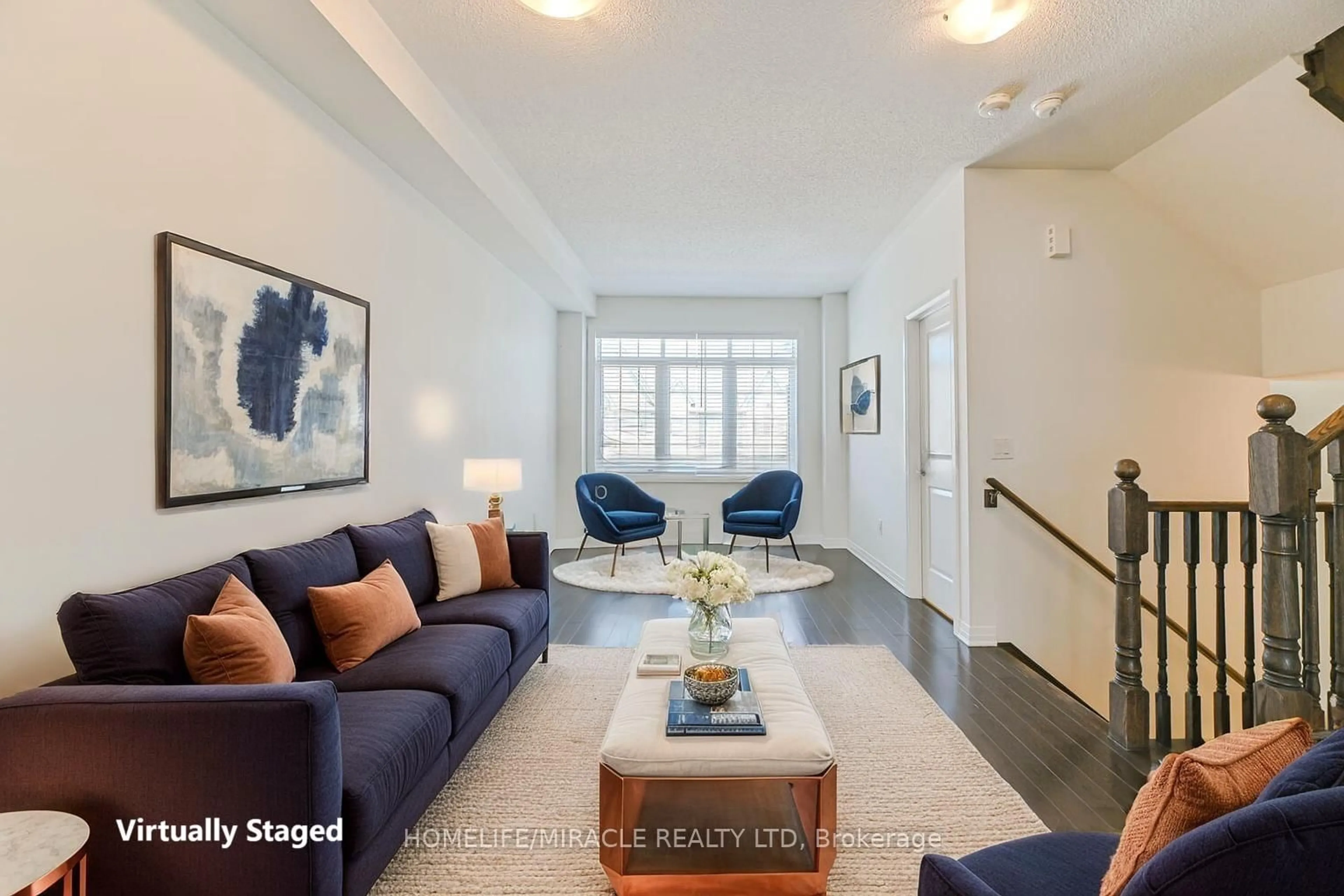 Living room with furniture, unknown for 4047 Maitland St, Lincoln Ontario L3J 0R6