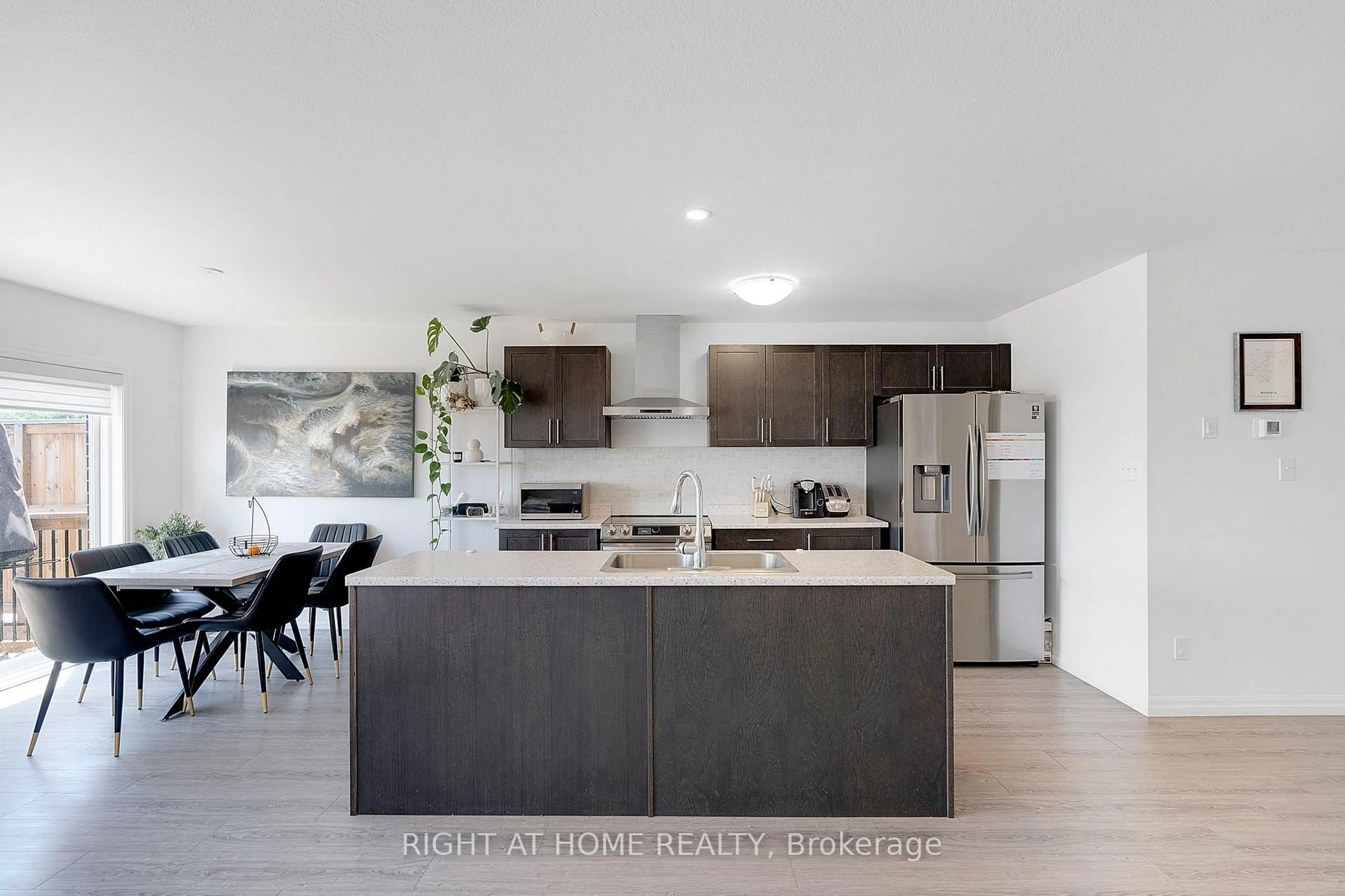Contemporary kitchen, unknown for 78 Pony Way, Kitchener Ontario N2R 0R8