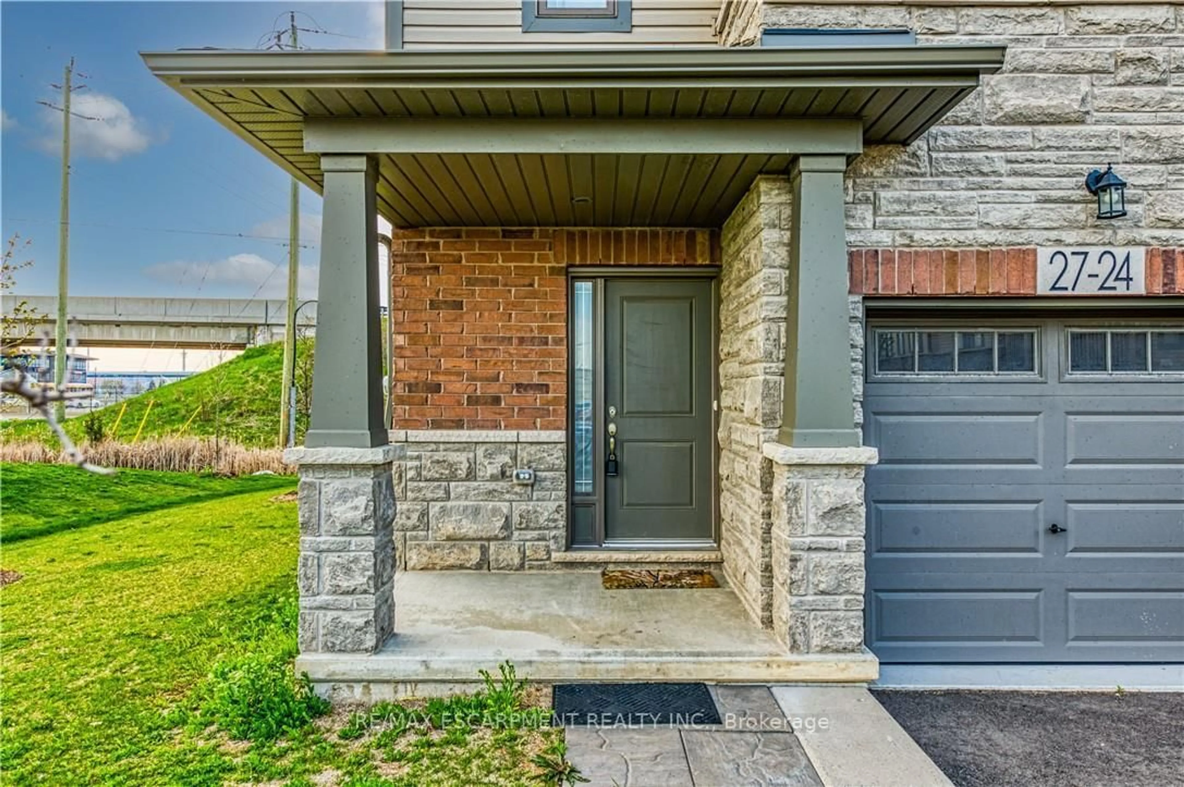 Home with brick exterior material, street for 27 Rachel Dr #24, Hamilton Ontario L8E 0K6