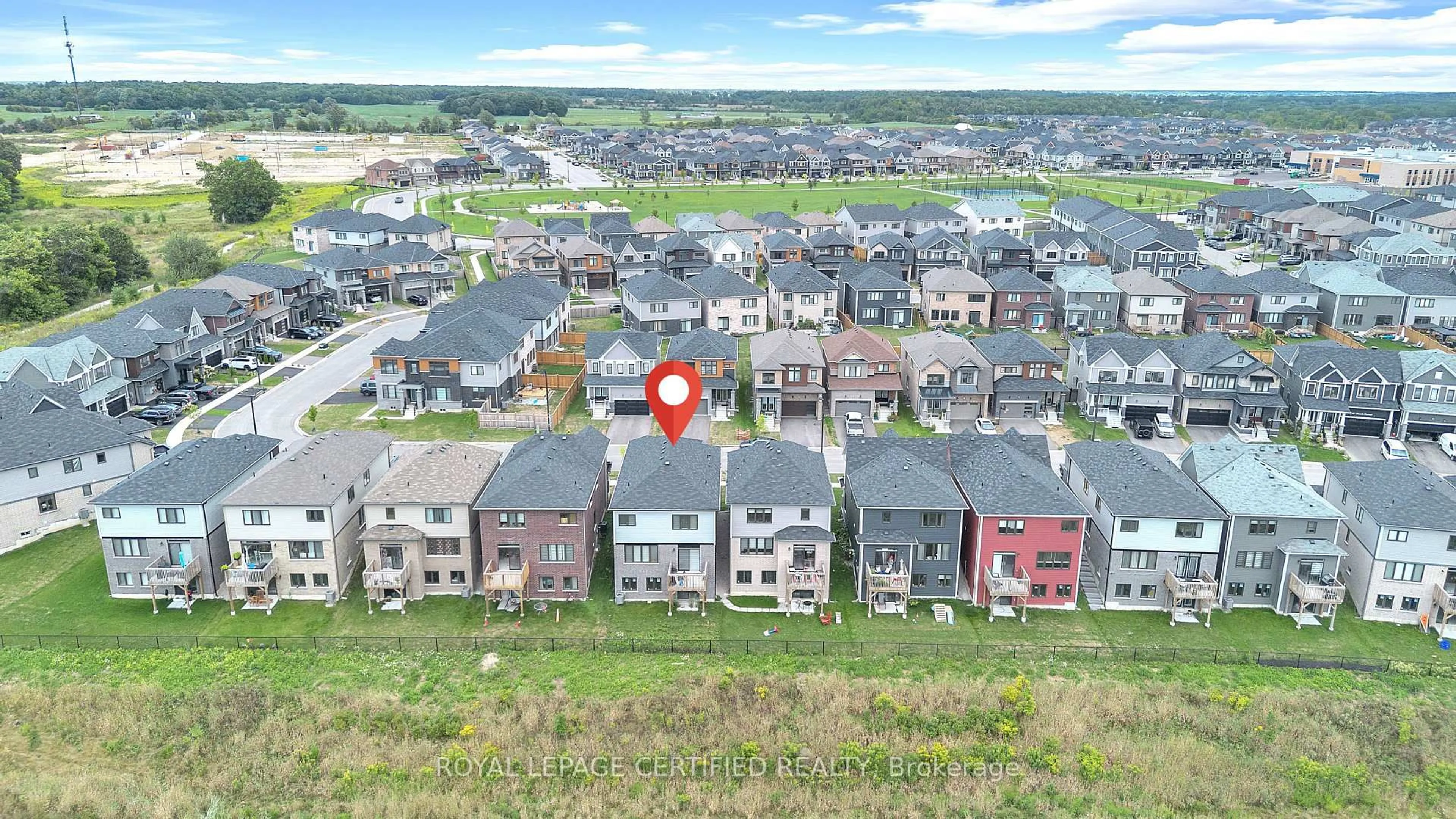 A pic from outside/outdoor area/front of a property/back of a property/a pic from drone, unknown for 68 Hawick Cres, Haldimand Ontario N3W 0G6