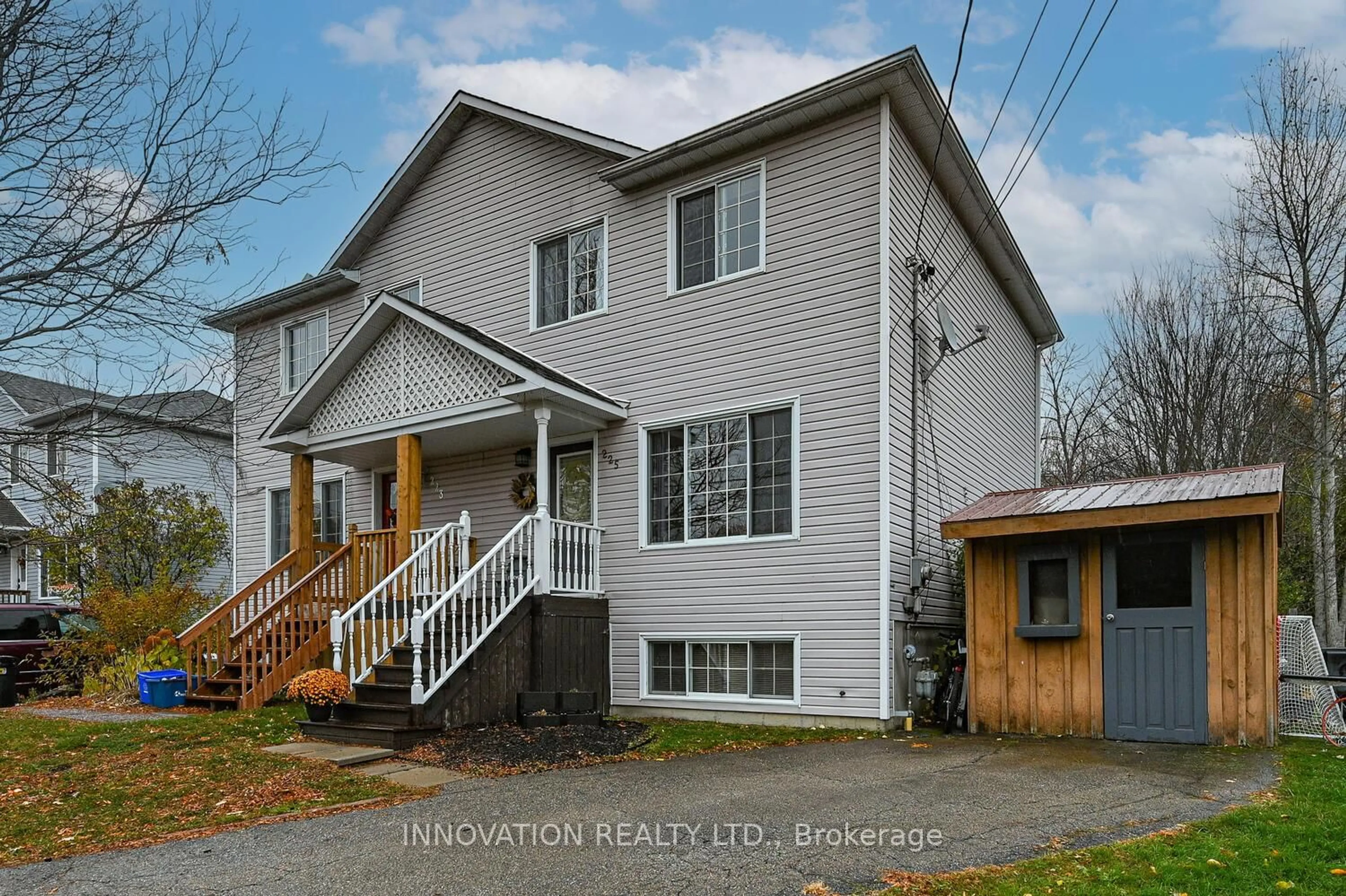 Home with vinyl exterior material, unknown for 225 Charlotte St, Merrickville-Wolford Ontario K0G 1N0