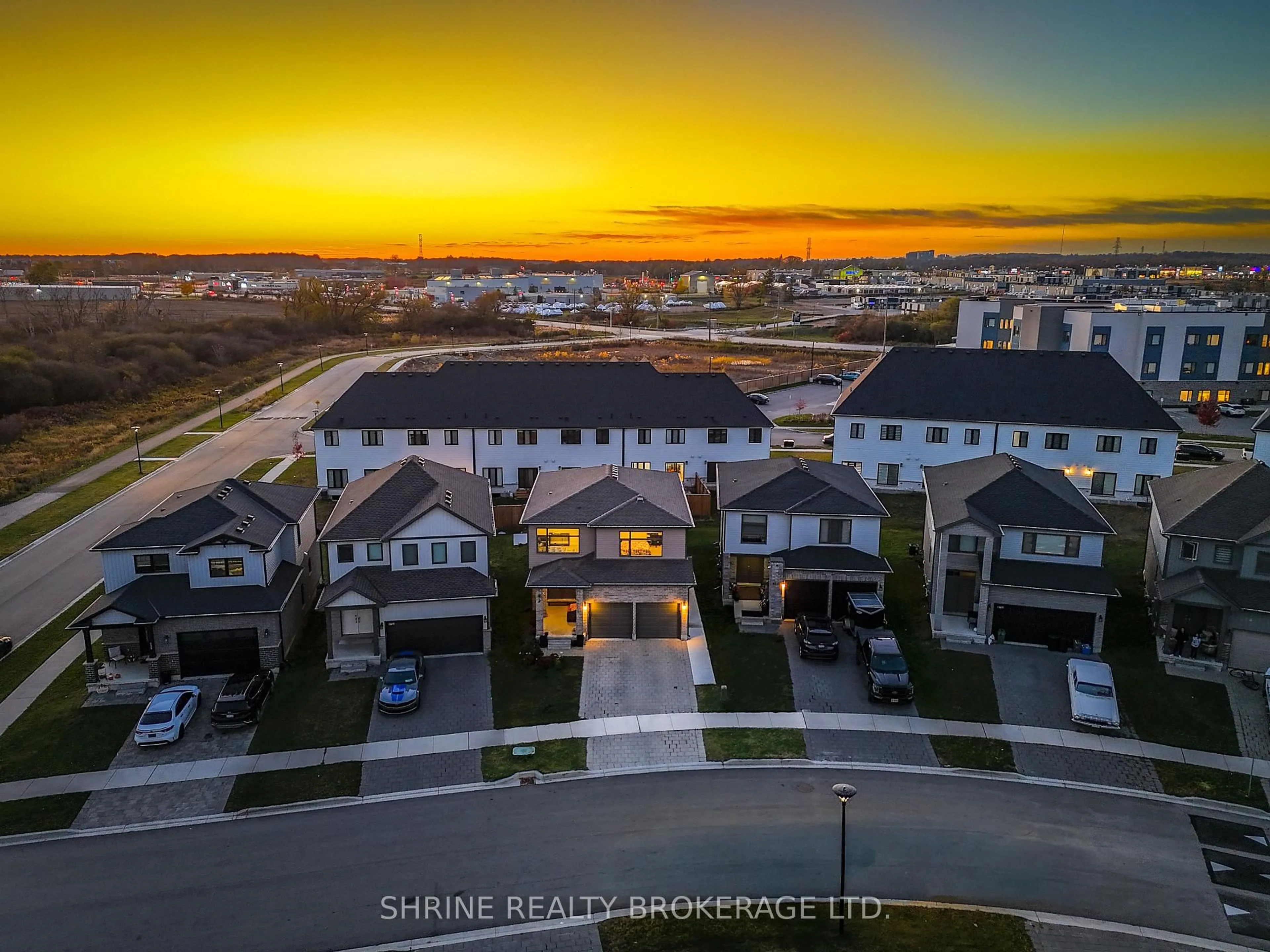 A pic from outside/outdoor area/front of a property/back of a property/a pic from drone, city buildings view from balcony for 3719 Somerston Cres, London South Ontario N6L 0G4