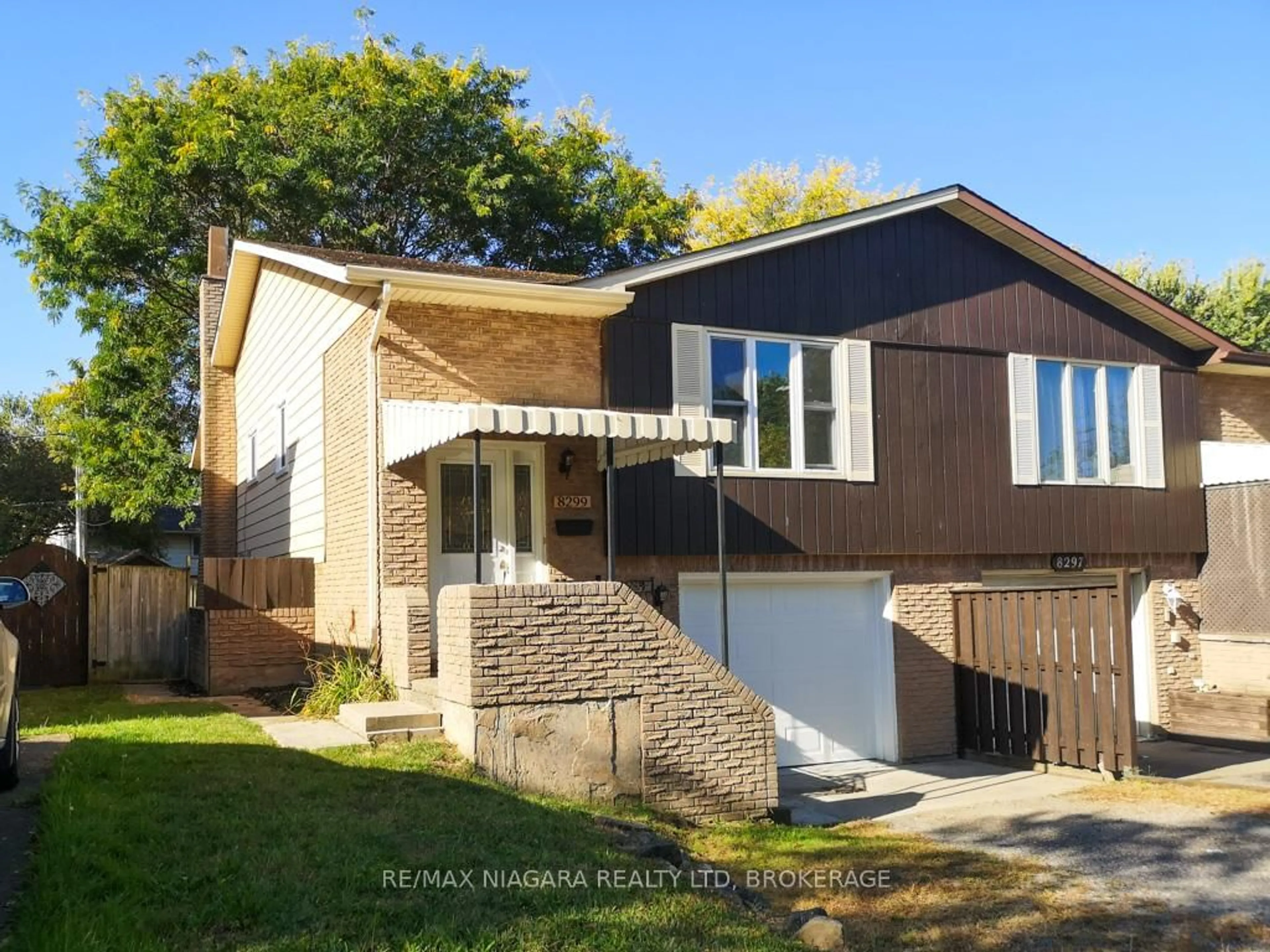 Home with brick exterior material, street for 8299 Mundare Cres, Niagara Falls Ontario L2G 7M6