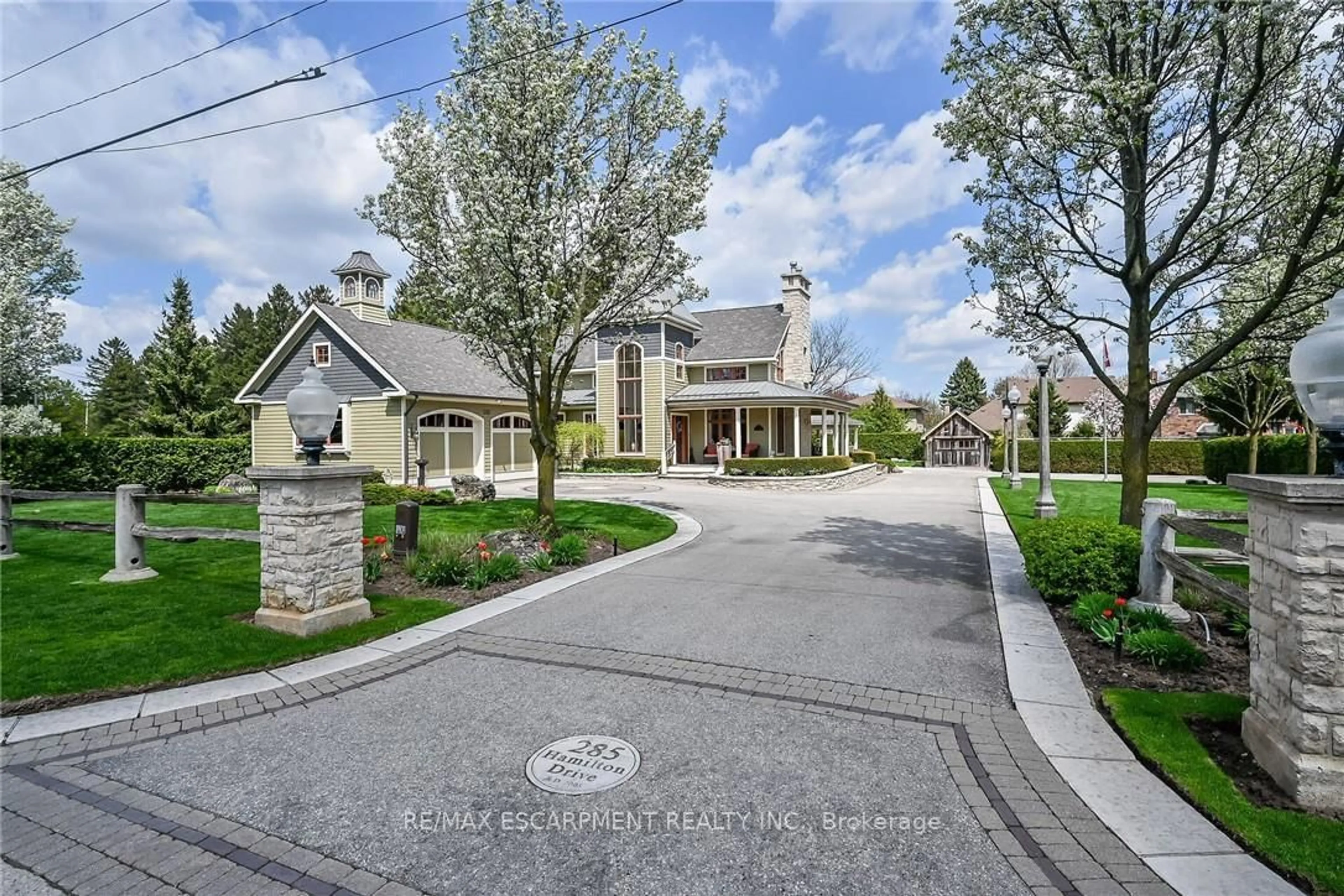 Unknown for 285 Hamilton Dr, Hamilton Ontario L9G 2A9