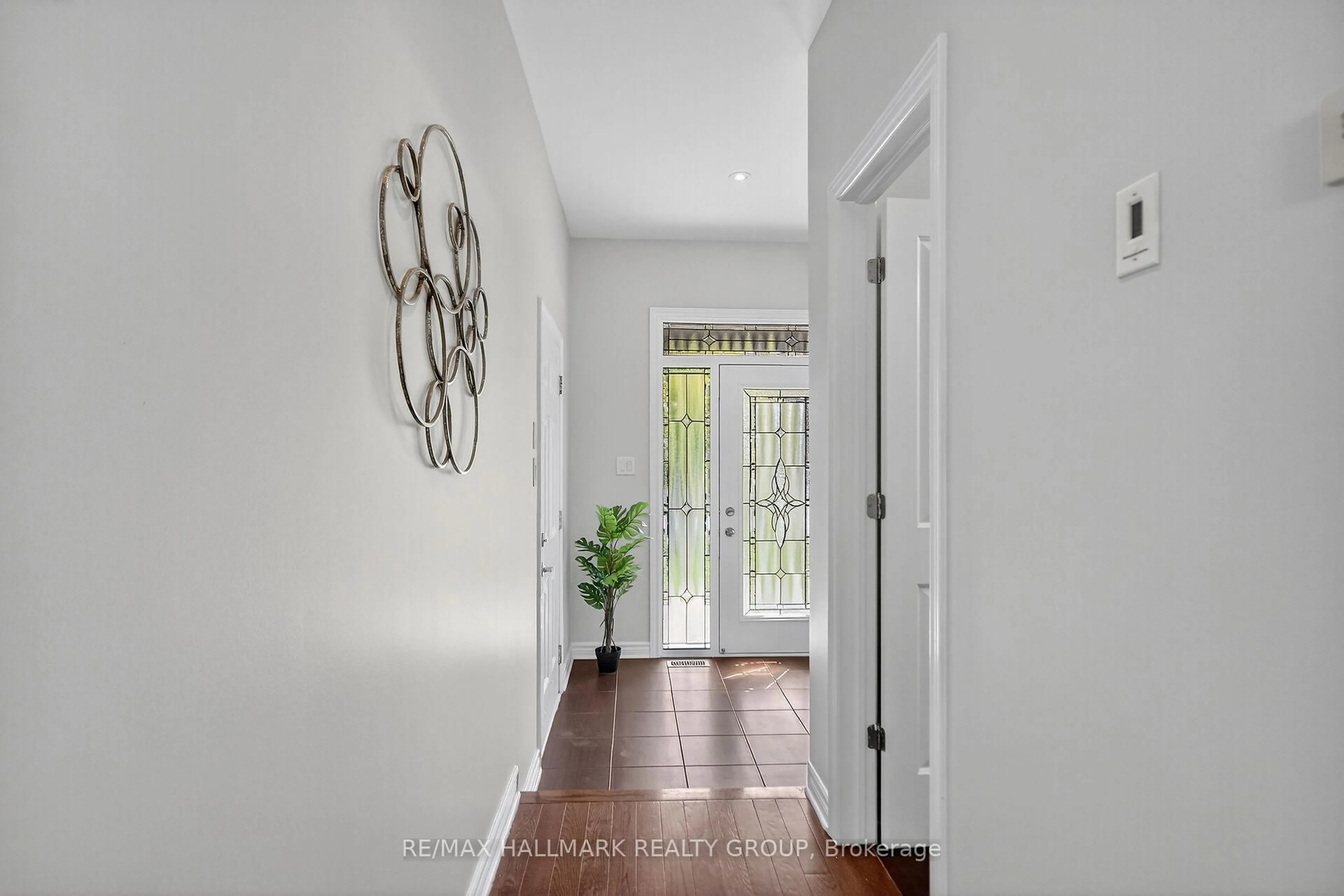 Indoor entryway for 878 Kilbirnie Dr, Ottawa Ontario K2J 6G5