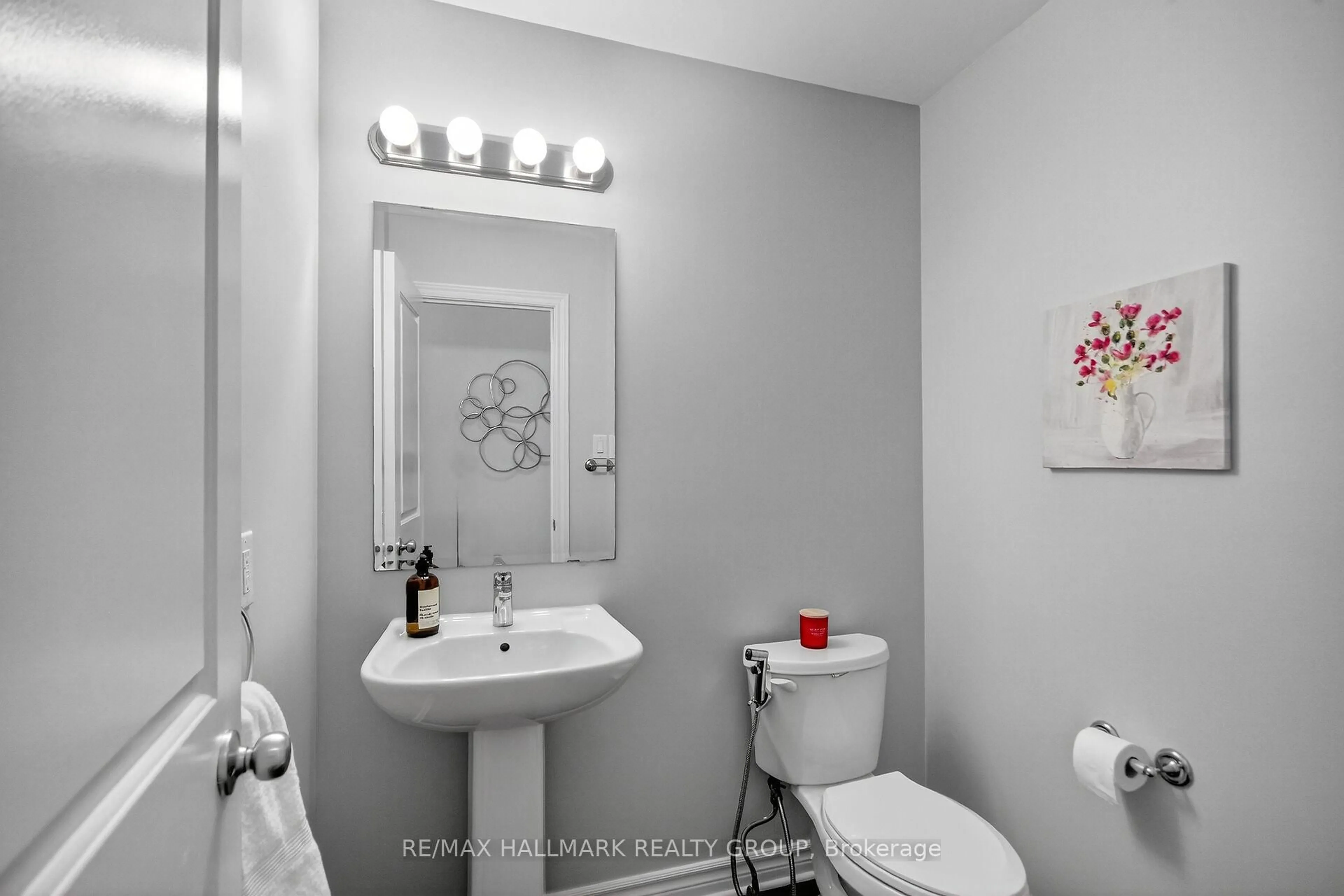 Standard bathroom, unknown for 878 Kilbirnie Dr, Ottawa Ontario K2J 6G5