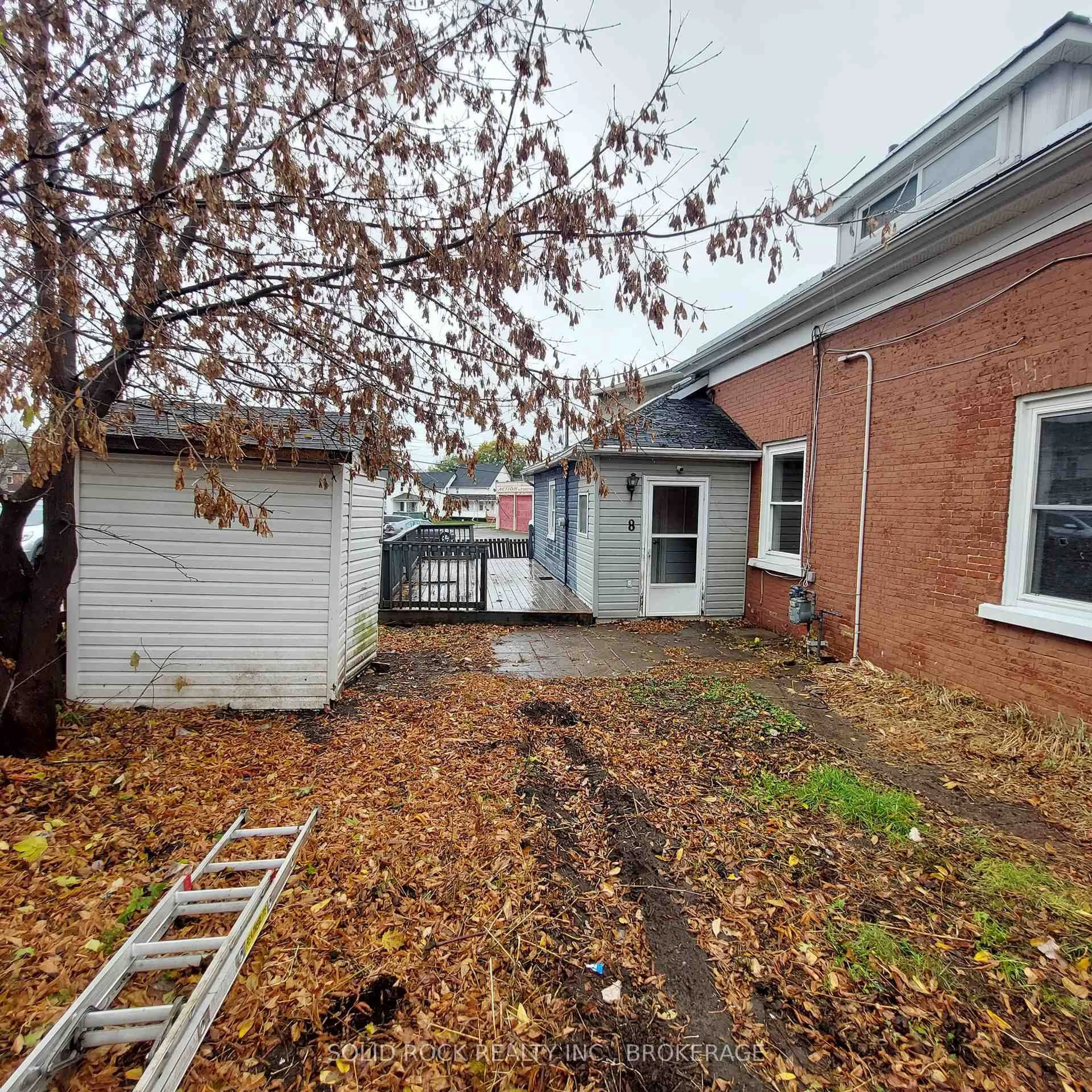 Unknown for 8 Montague St, Smiths Falls Ontario K7A 2M1