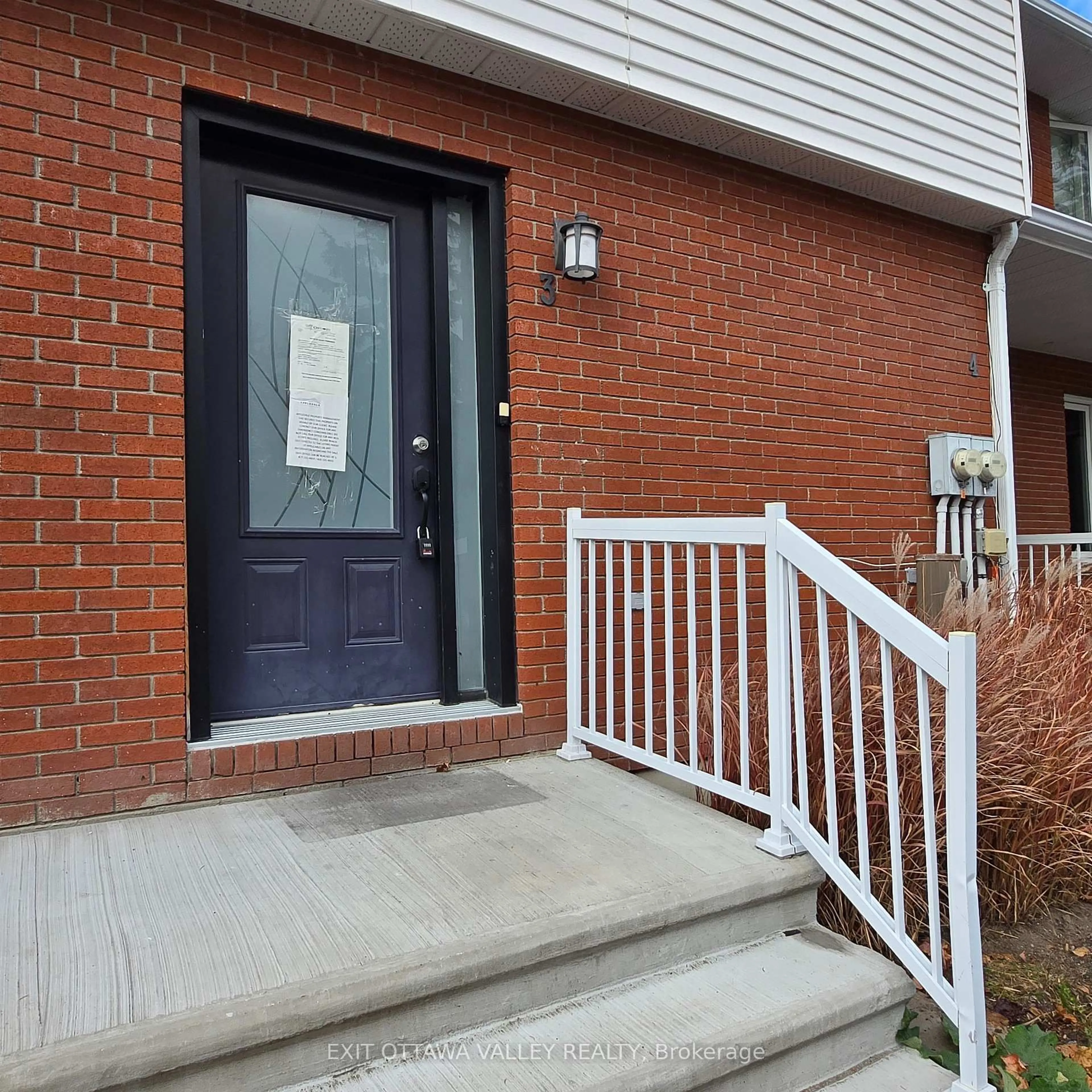 Unknown for 10 Charles St #3, Arnprior Ontario K7S 1A7