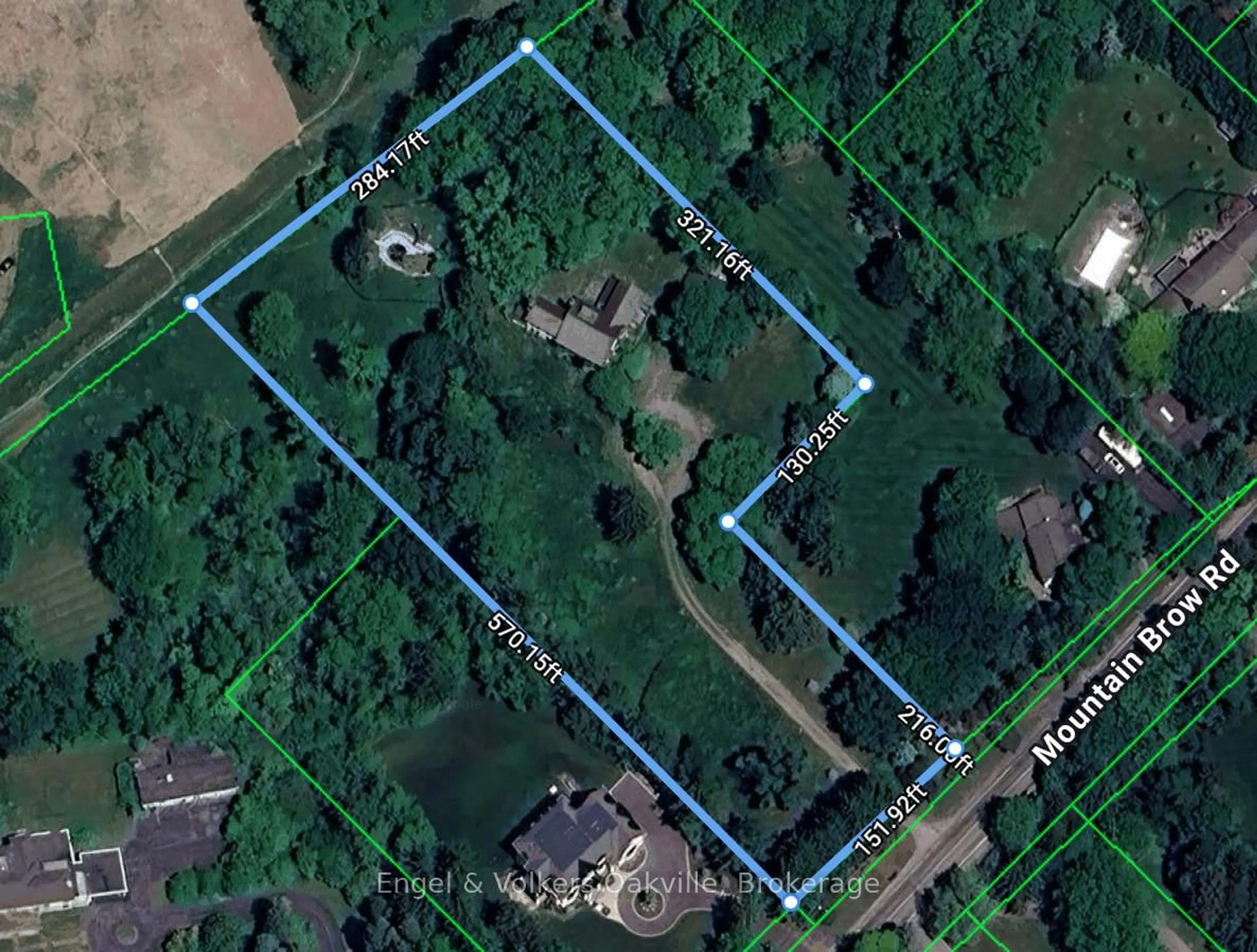 A pic from outside/outdoor area/front of a property/back of a property/a pic from drone, street for 345 Mountain Brow Rd, Hamilton Ontario L7R 3X5