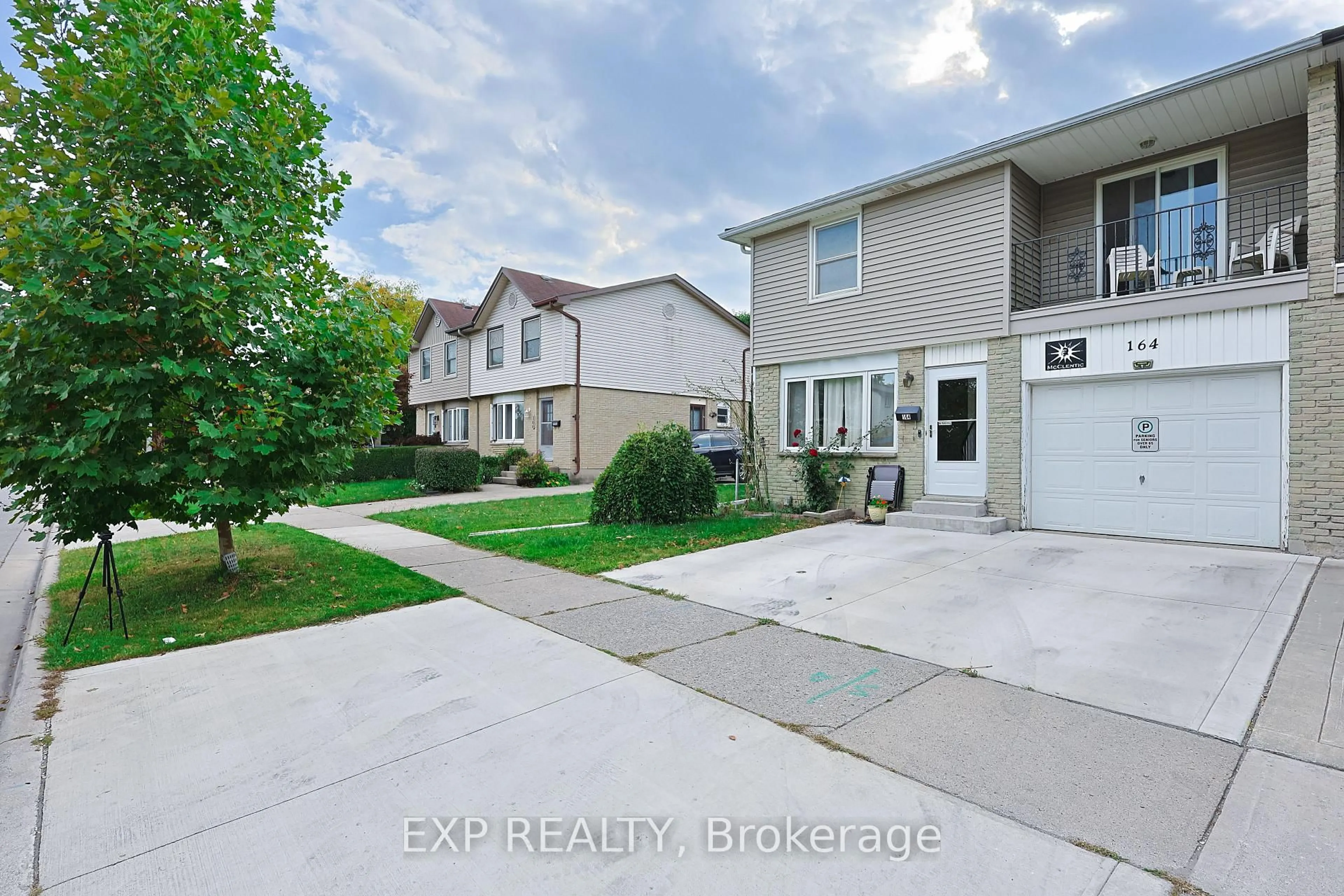 A pic from outside/outdoor area/front of a property/back of a property/a pic from drone, street for 164 Augusta Cres, London South Ontario N6E 2E1