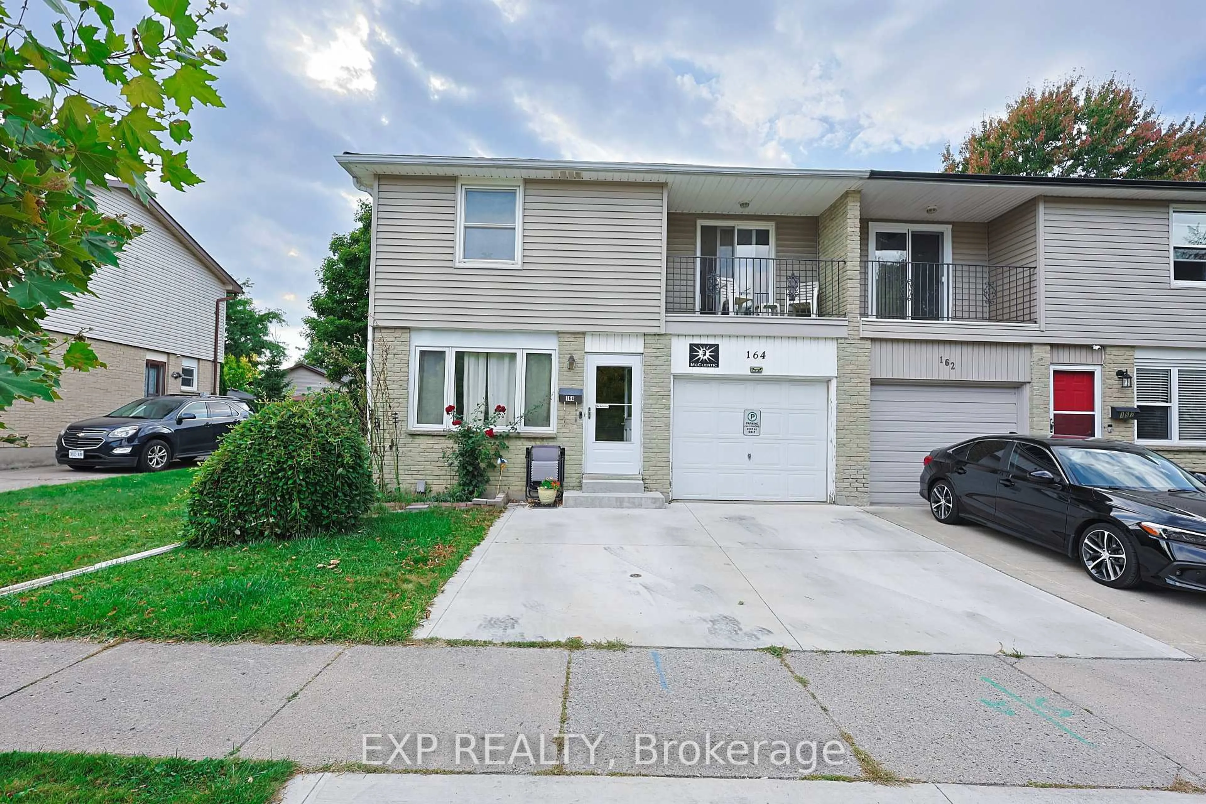 A pic from outside/outdoor area/front of a property/back of a property/a pic from drone, street for 164 Augusta Cres, London South Ontario N6E 2E1