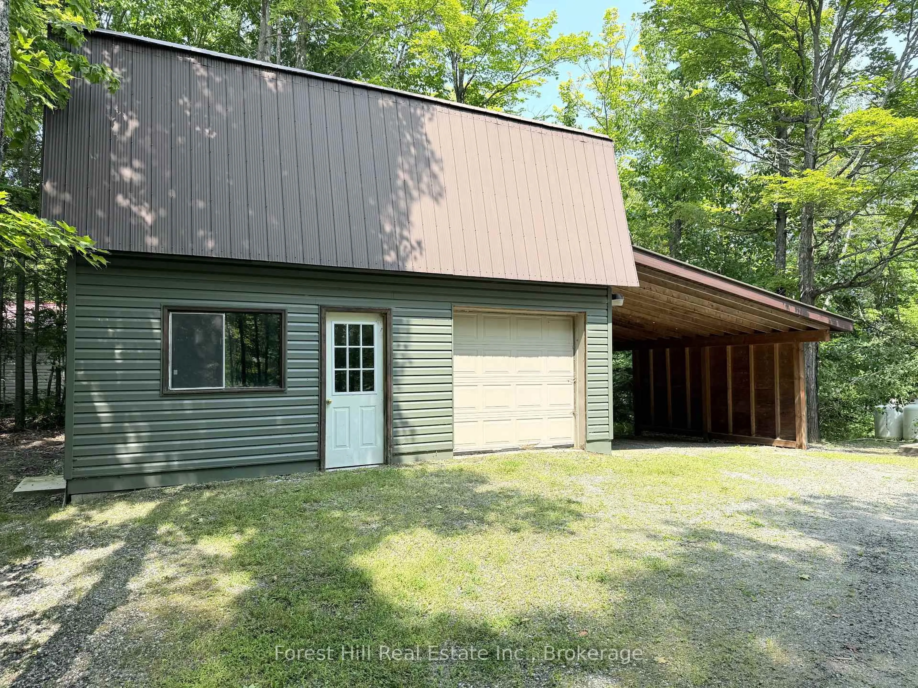 Indoor garage for 190 Lone Tree Rd, Parry Sound Remote Area Ontario P0H 1S0