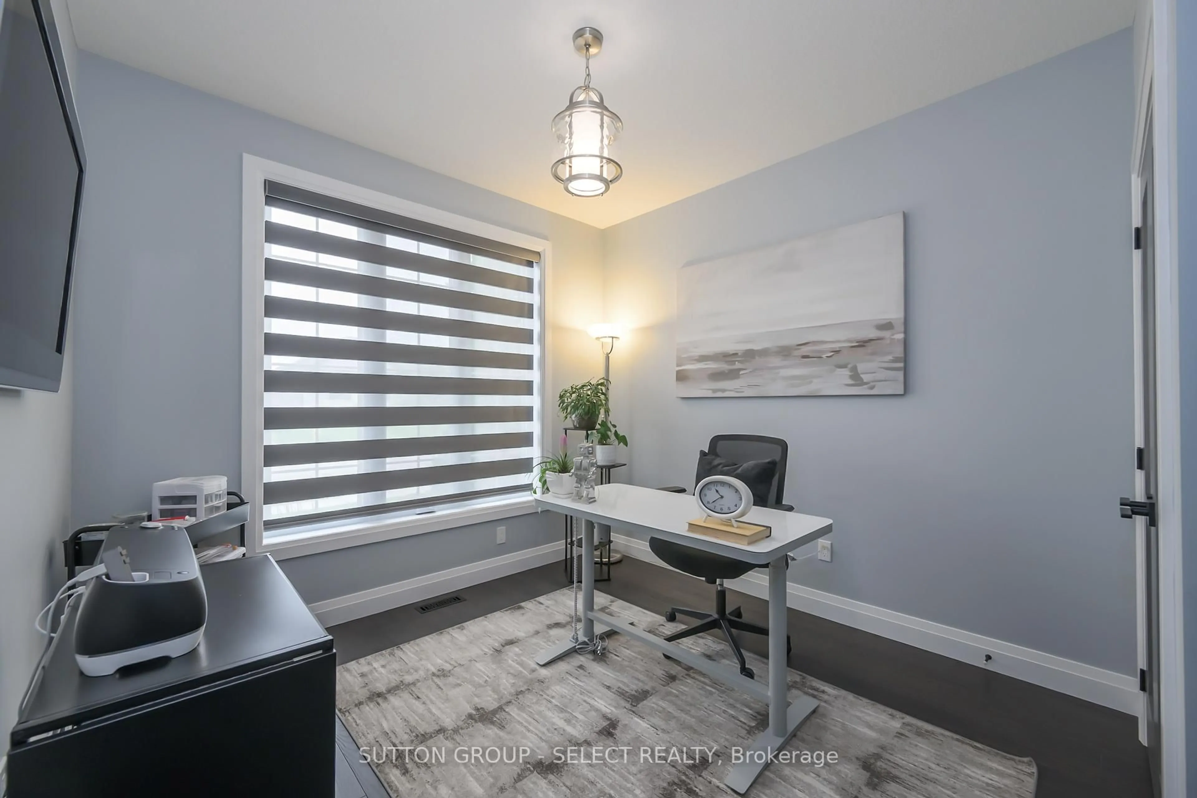 Unknown for 697 Barker St, Strathroy-Caradoc Ontario N0L 1W0