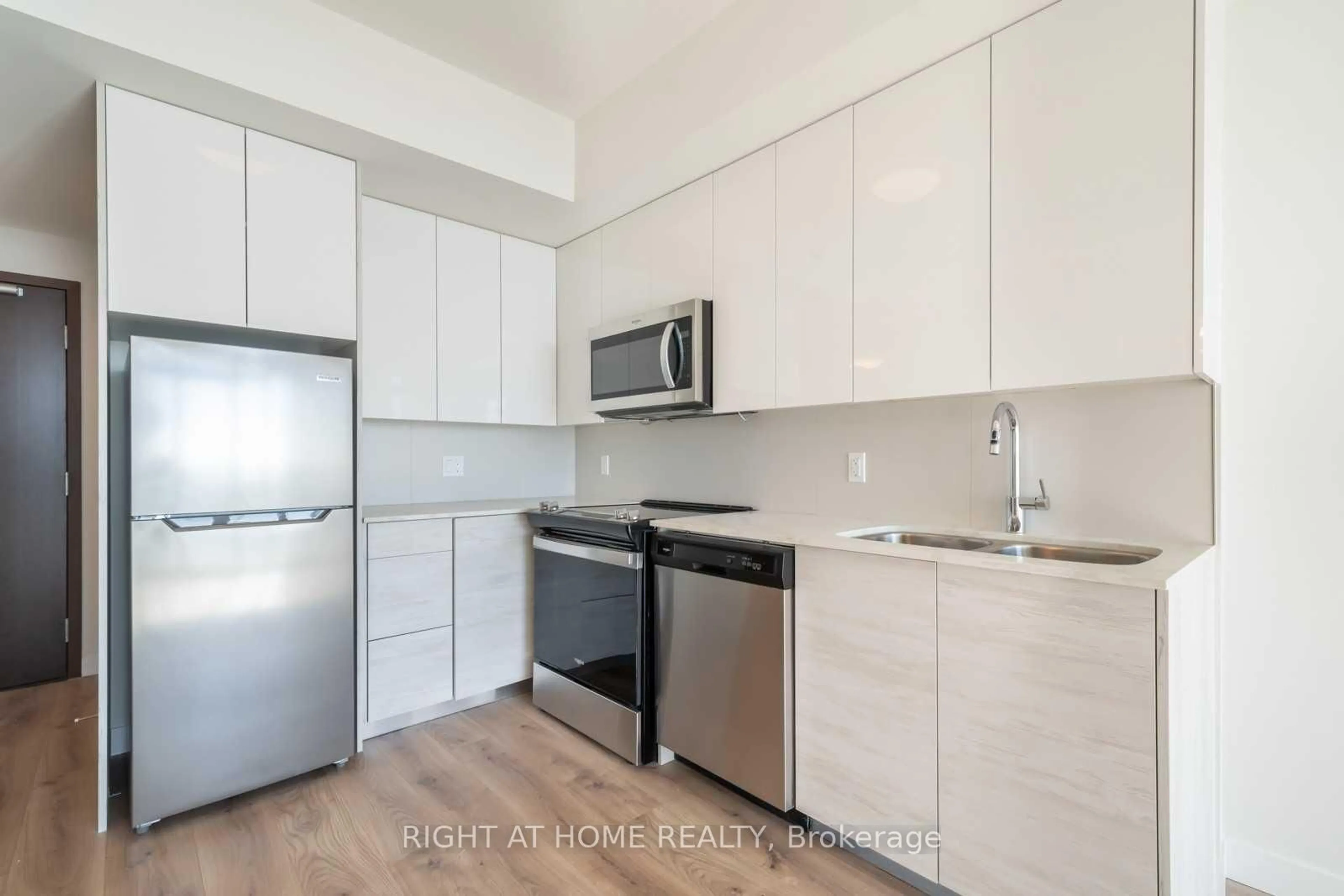 Standard kitchen, unknown for 60 Frederick St #3910, Kitchener Ontario N2H 0C7