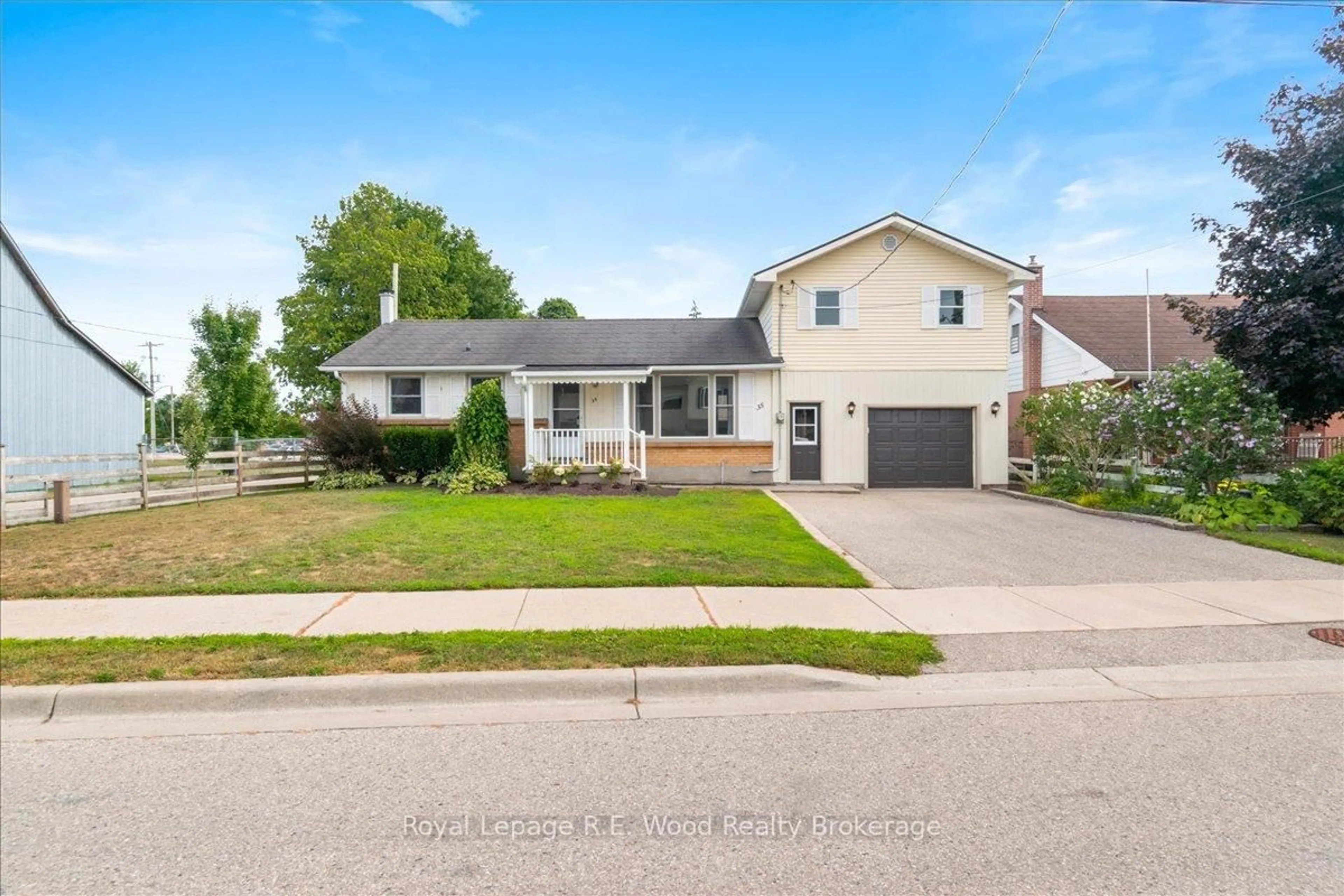 Unknown for 35 Sanders St, Tillsonburg Ontario N4G 1H7