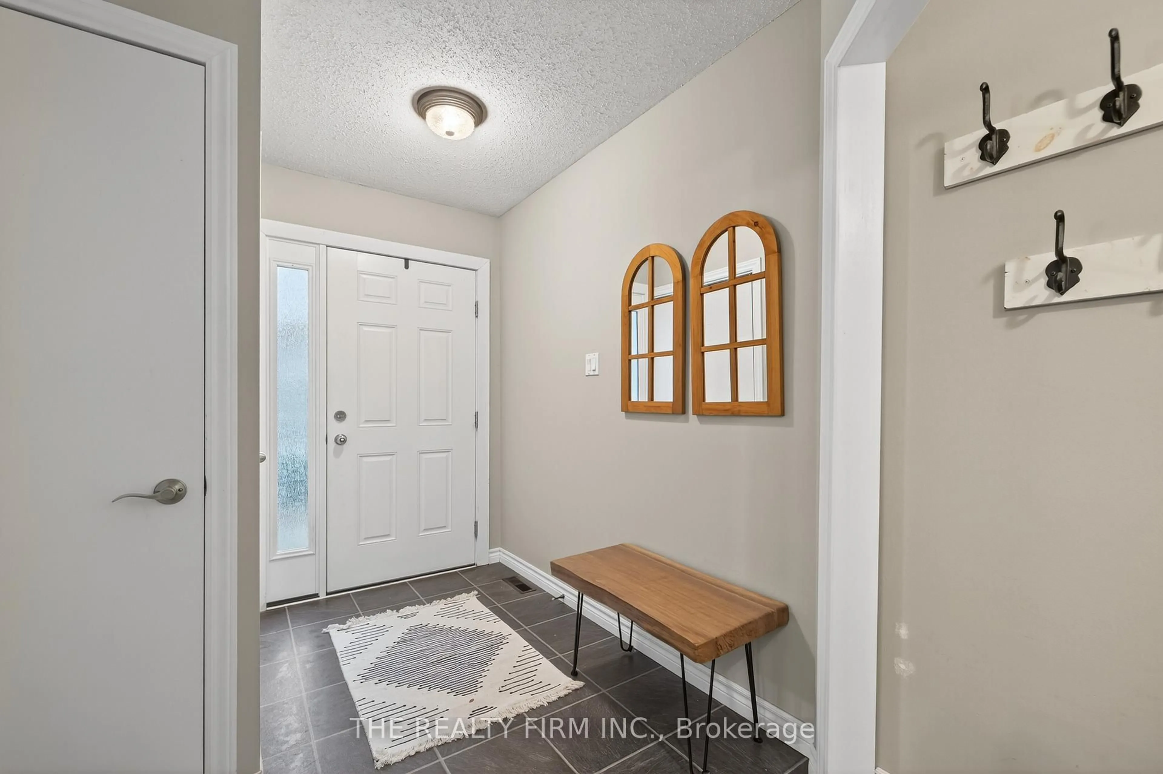 Indoor entryway for 690 Little Grey St #96, London East Ontario N5Z 4M9
