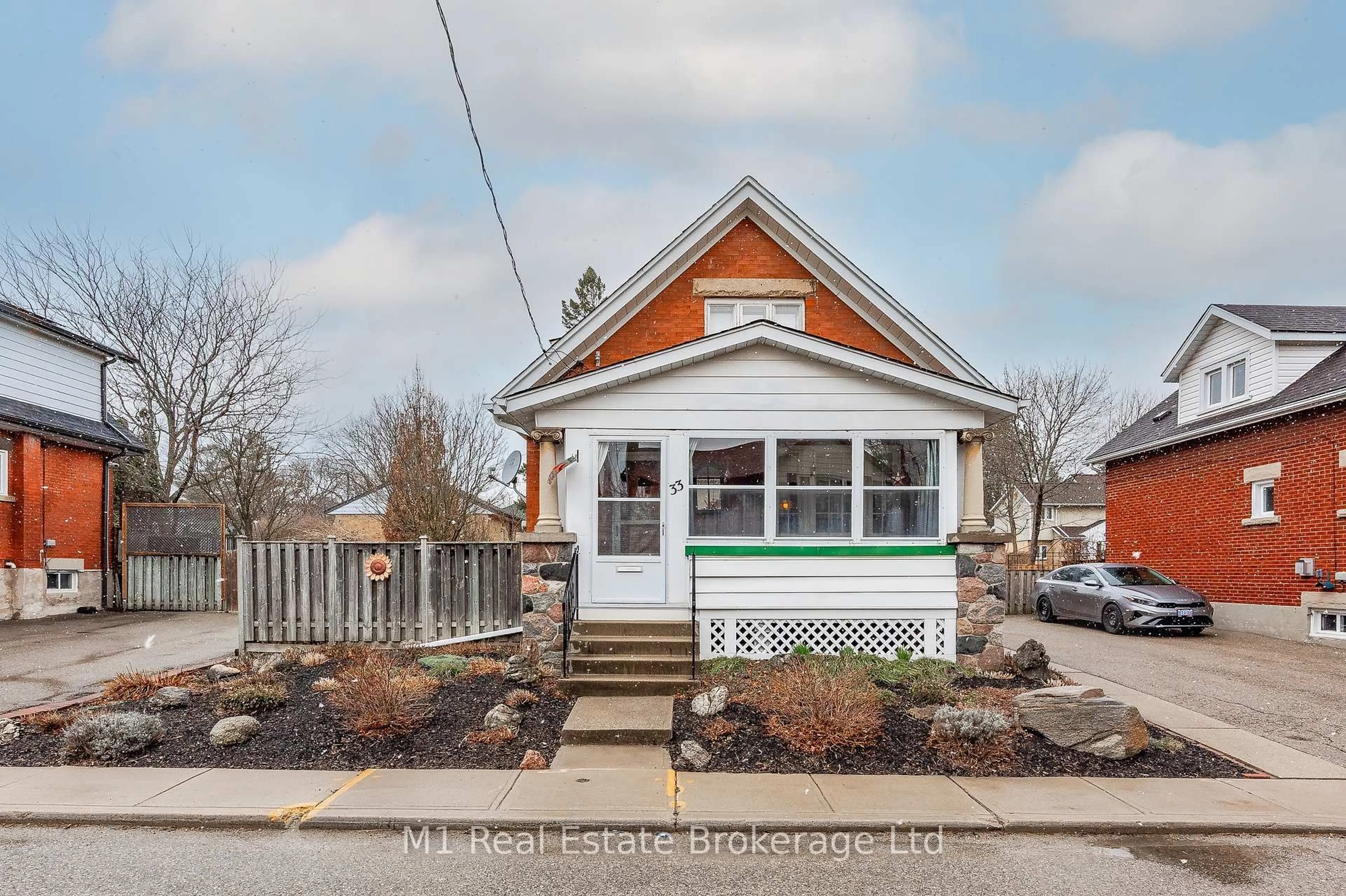 Unknown for 33 Verney St, Guelph Ontario N1H 1N5