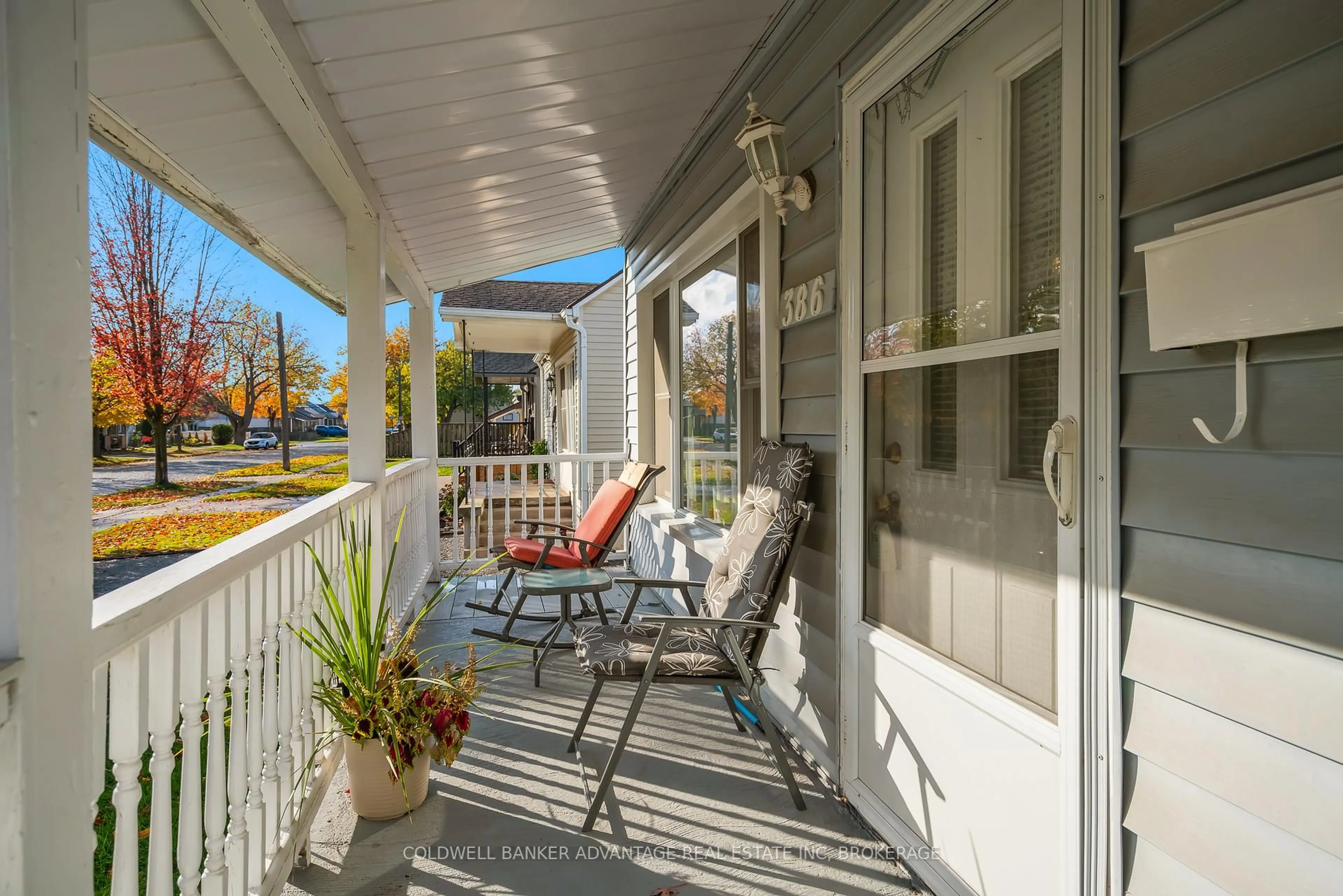 Patio, street for 386 Simpson Ave, Welland Ontario L3B 4Z2