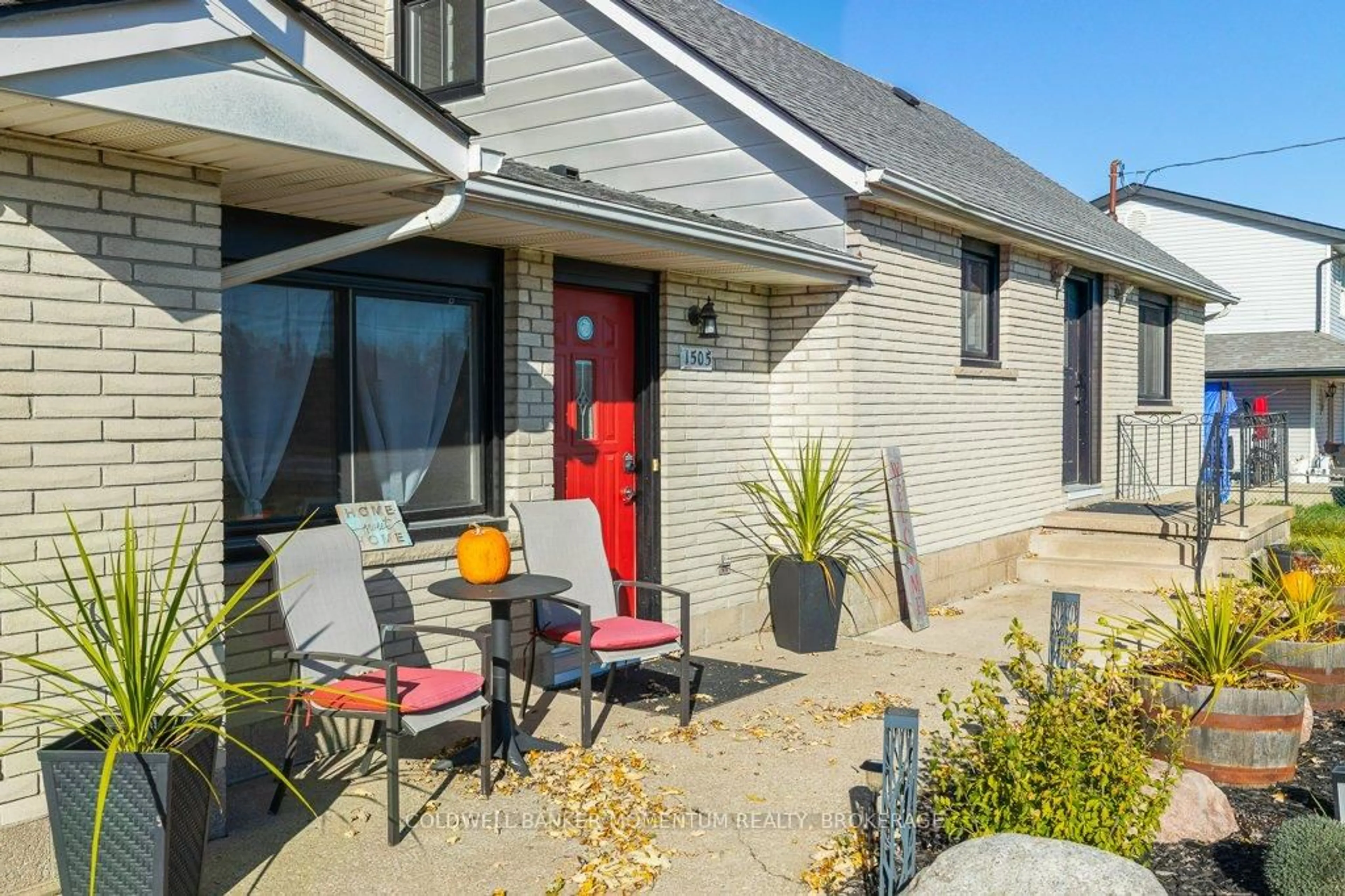 Patio, street for 1505 Stevensville Rd, Fort Erie Ontario L0S 1S0