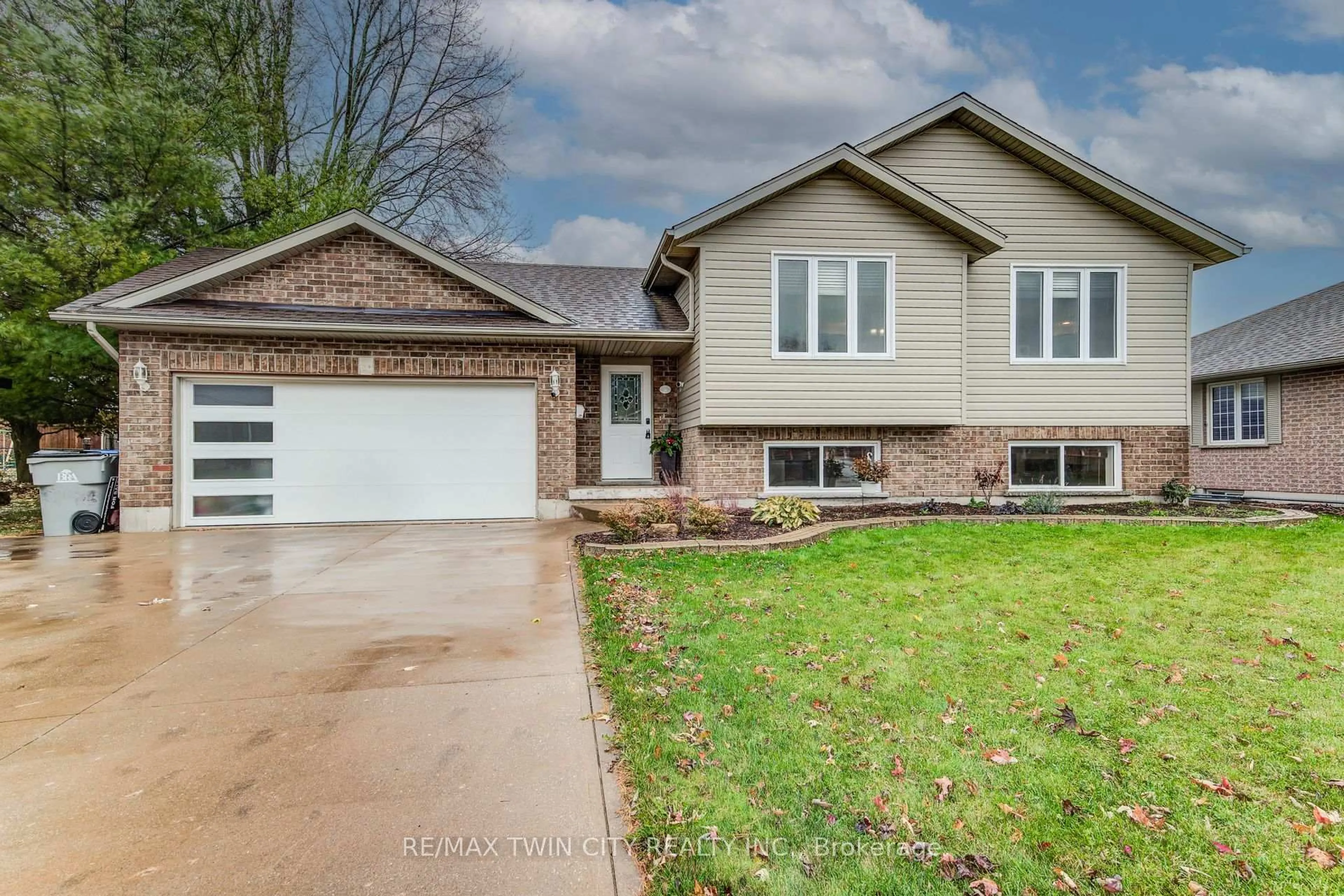 Home with brick exterior material, street for 500 Boyne Ave, North Perth Ontario N4W 3V6