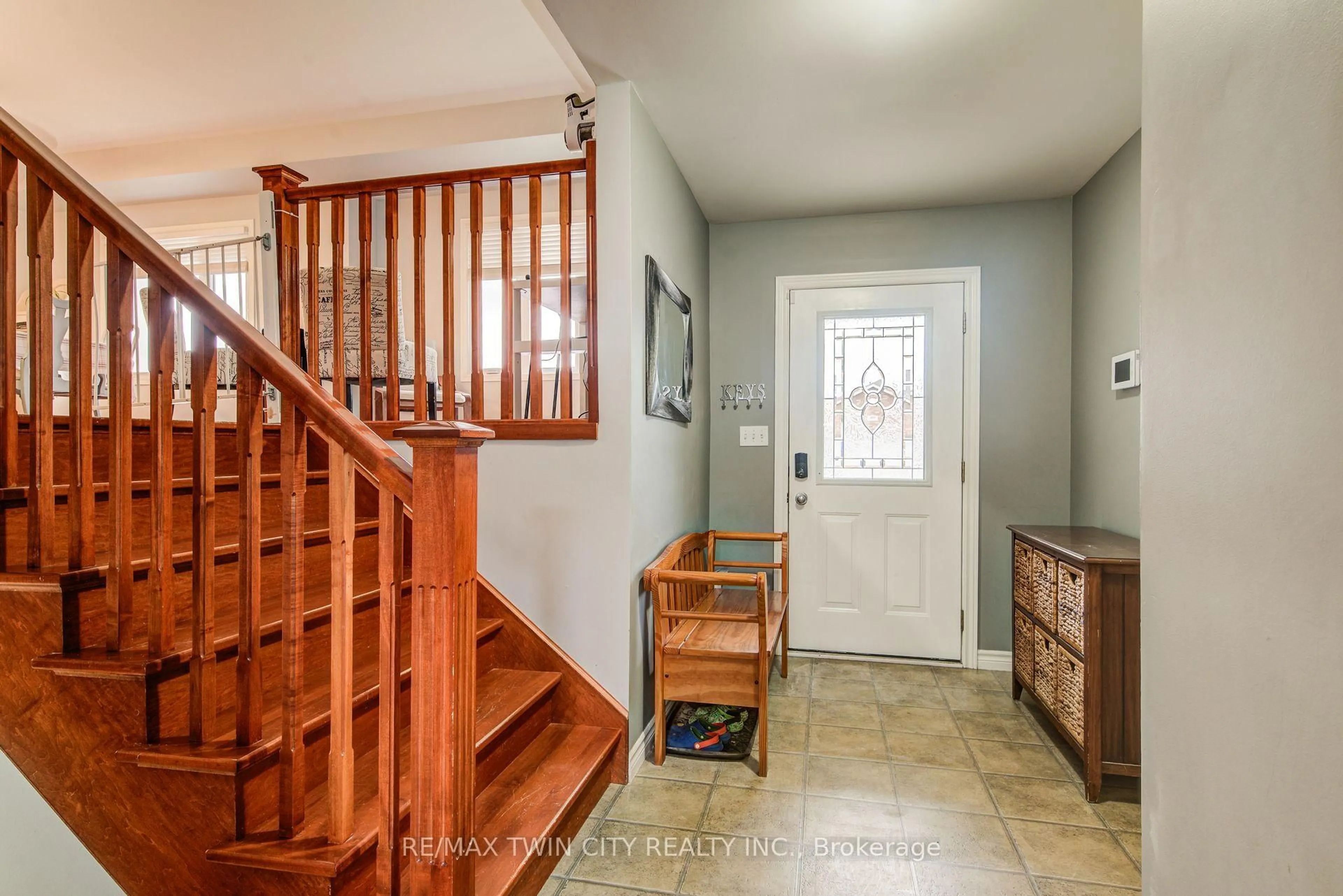 Indoor entryway for 500 Boyne Ave, North Perth Ontario N4W 3V6