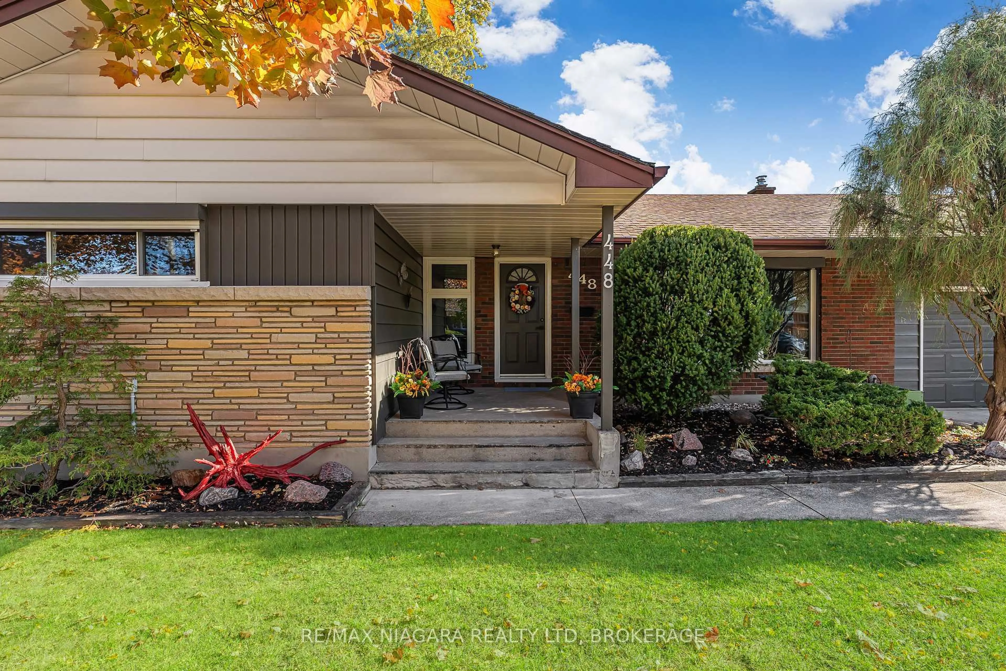 Home with brick exterior material, street for 448 Bunting Rd, St. Catharines Ontario L2M 3Z4