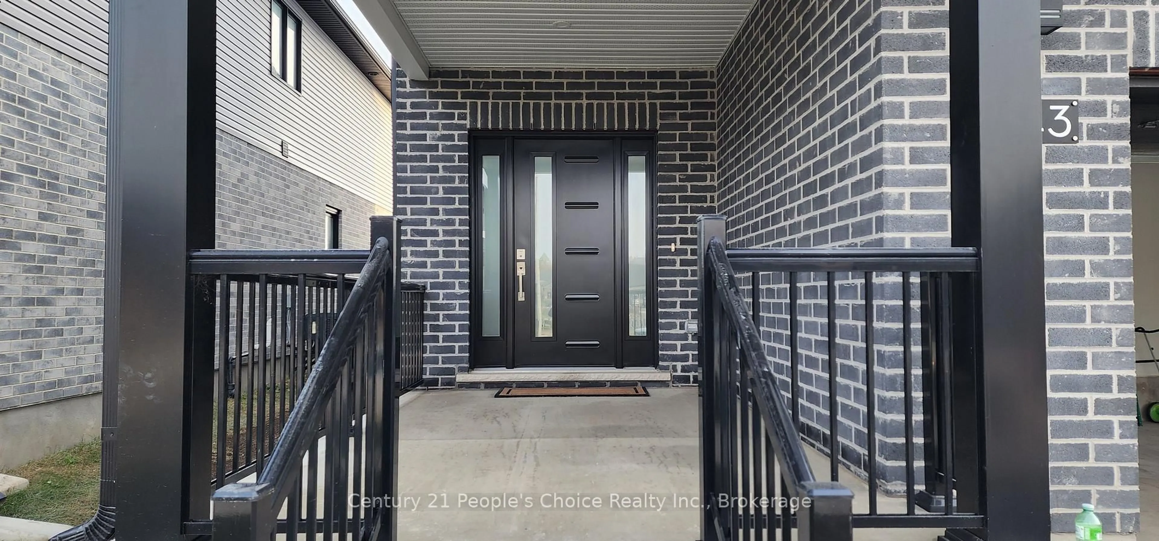 Indoor entryway for 43 Weymouth St, Woolwich Ontario N3B 0E6