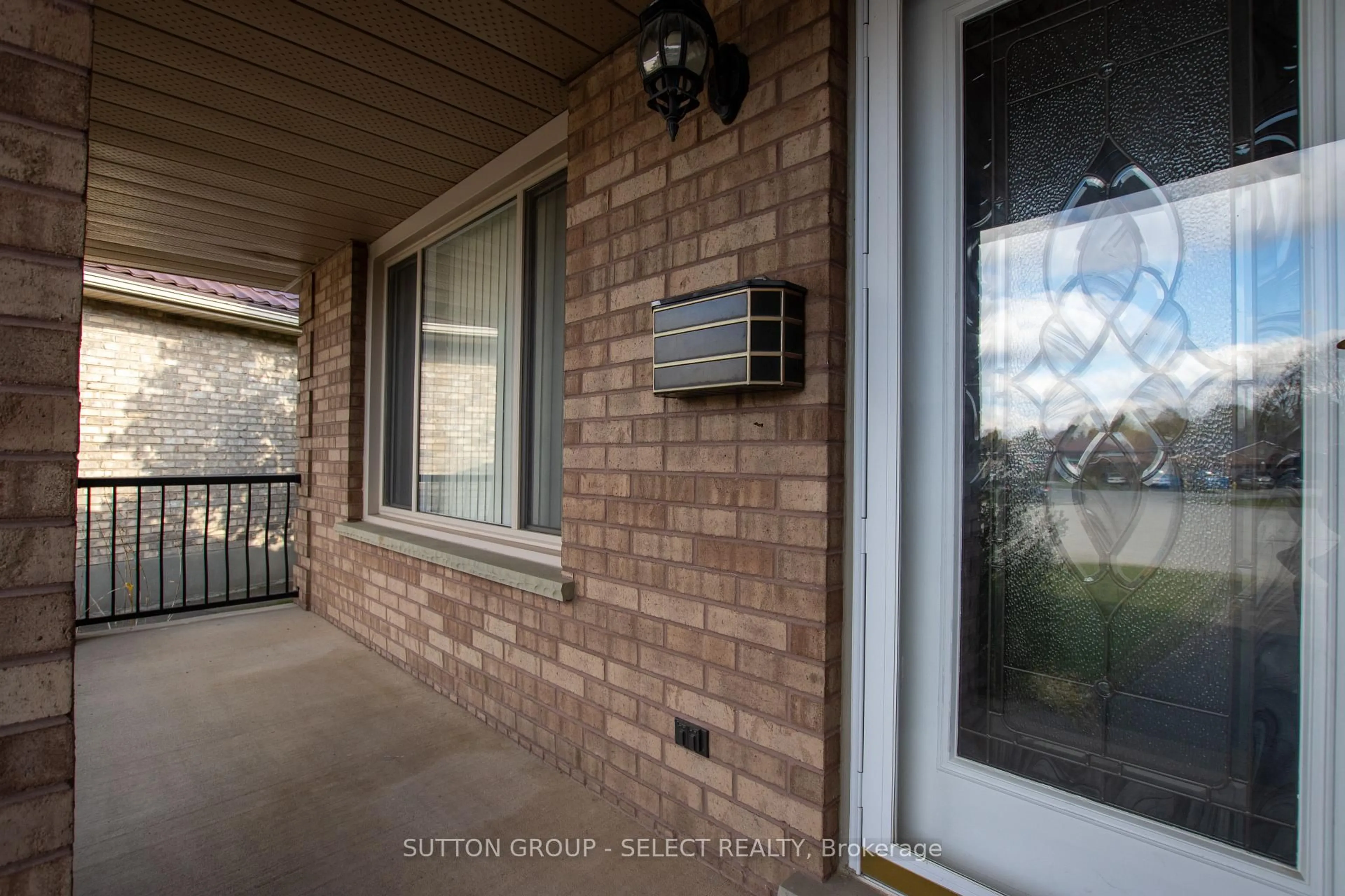 Unknown for 106 CHRISTIANS Crt, London East Ontario N5V 4P1