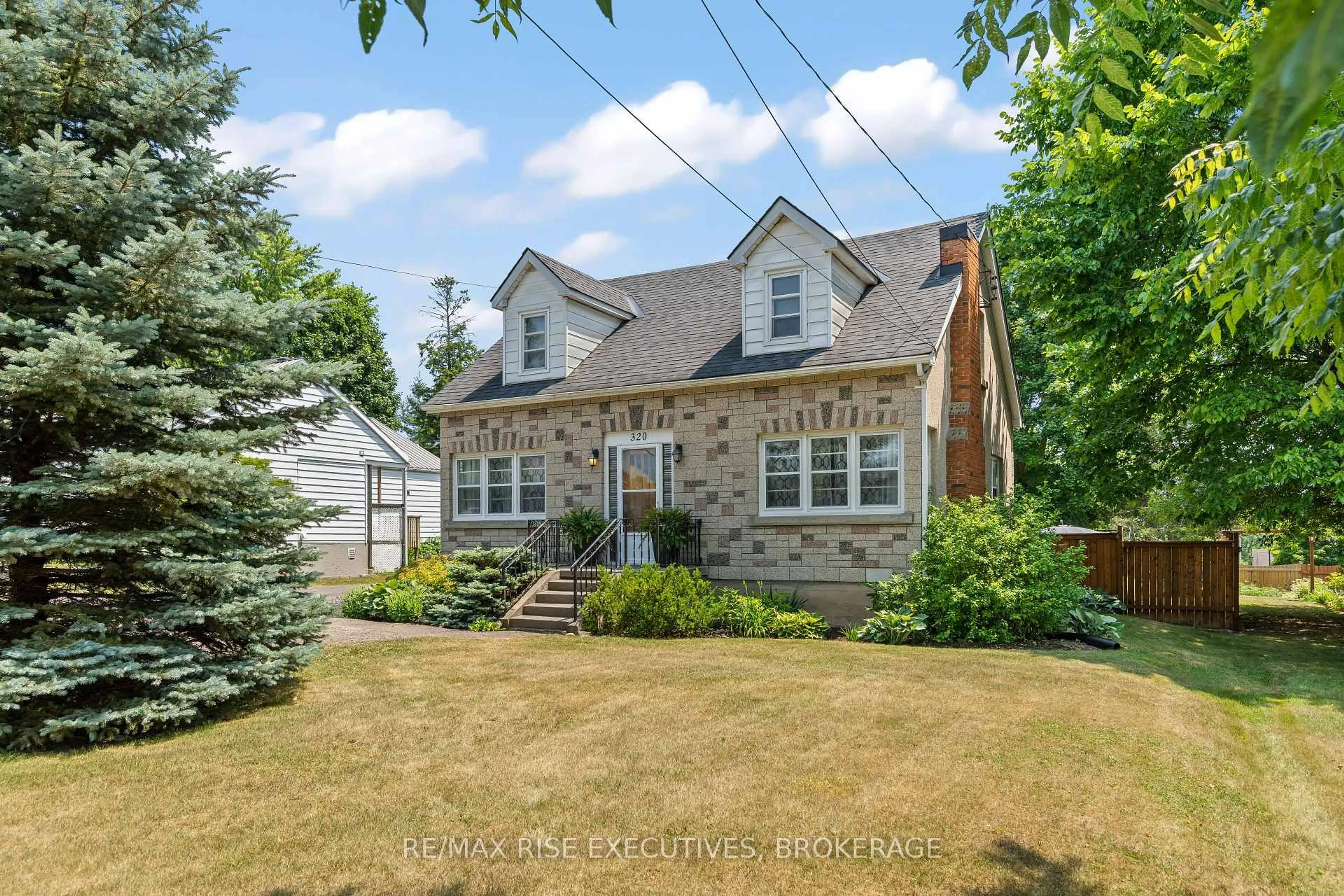 Unknown for 320 Dundas St, Greater Napanee Ontario K7R 2B4