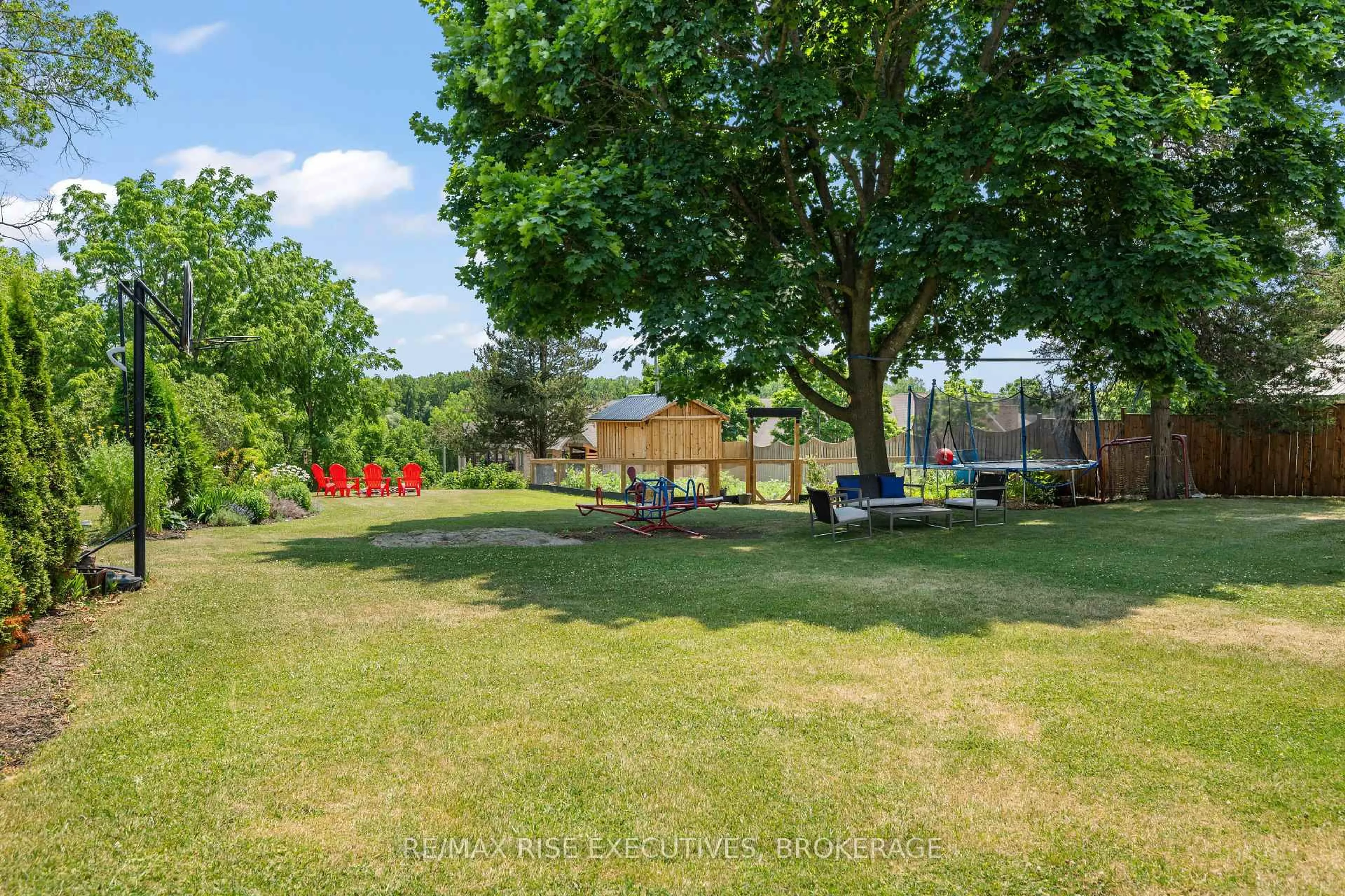 A pic from outside/outdoor area/front of a property/back of a property/a pic from drone, unknown for 320 Dundas St, Greater Napanee Ontario K7R 2B4