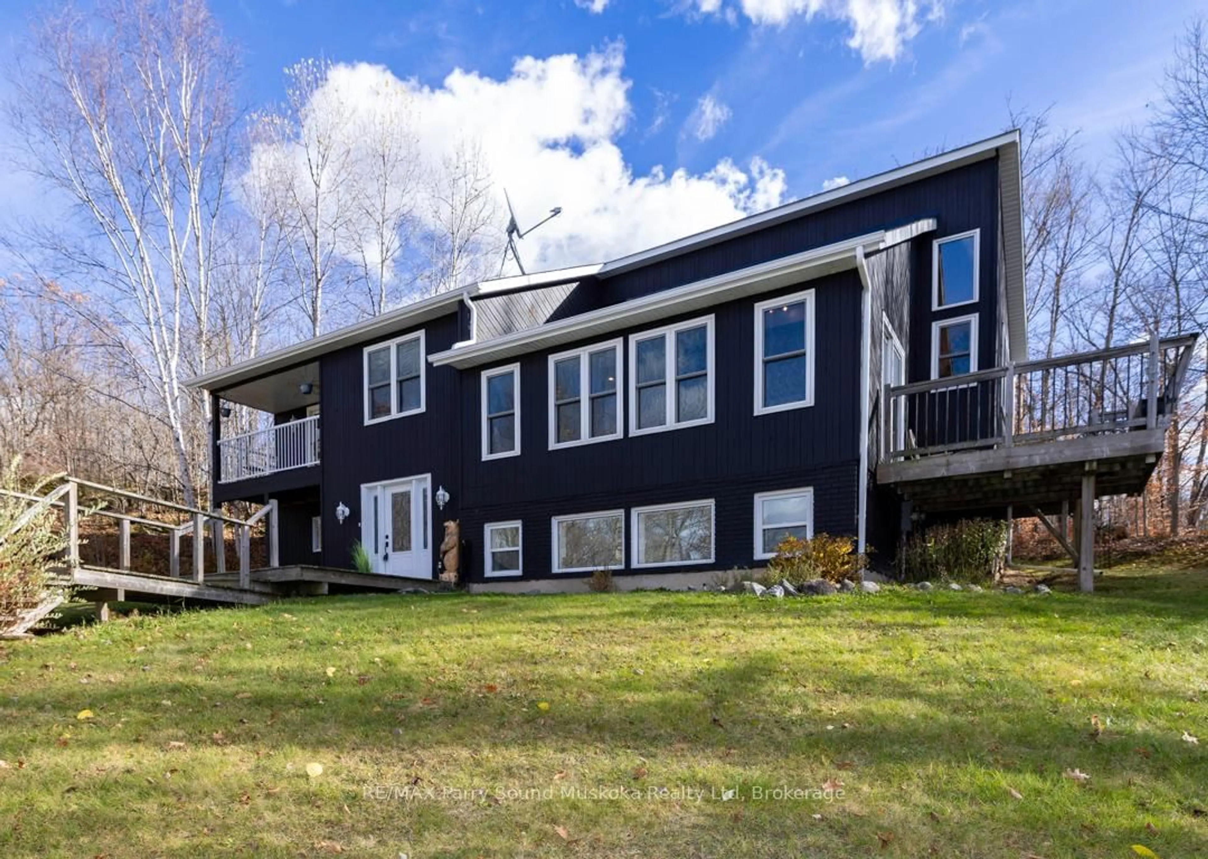 Home with vinyl exterior material, unknown for 336 Clear Lake Rd, Seguin Ontario P2A 2W8