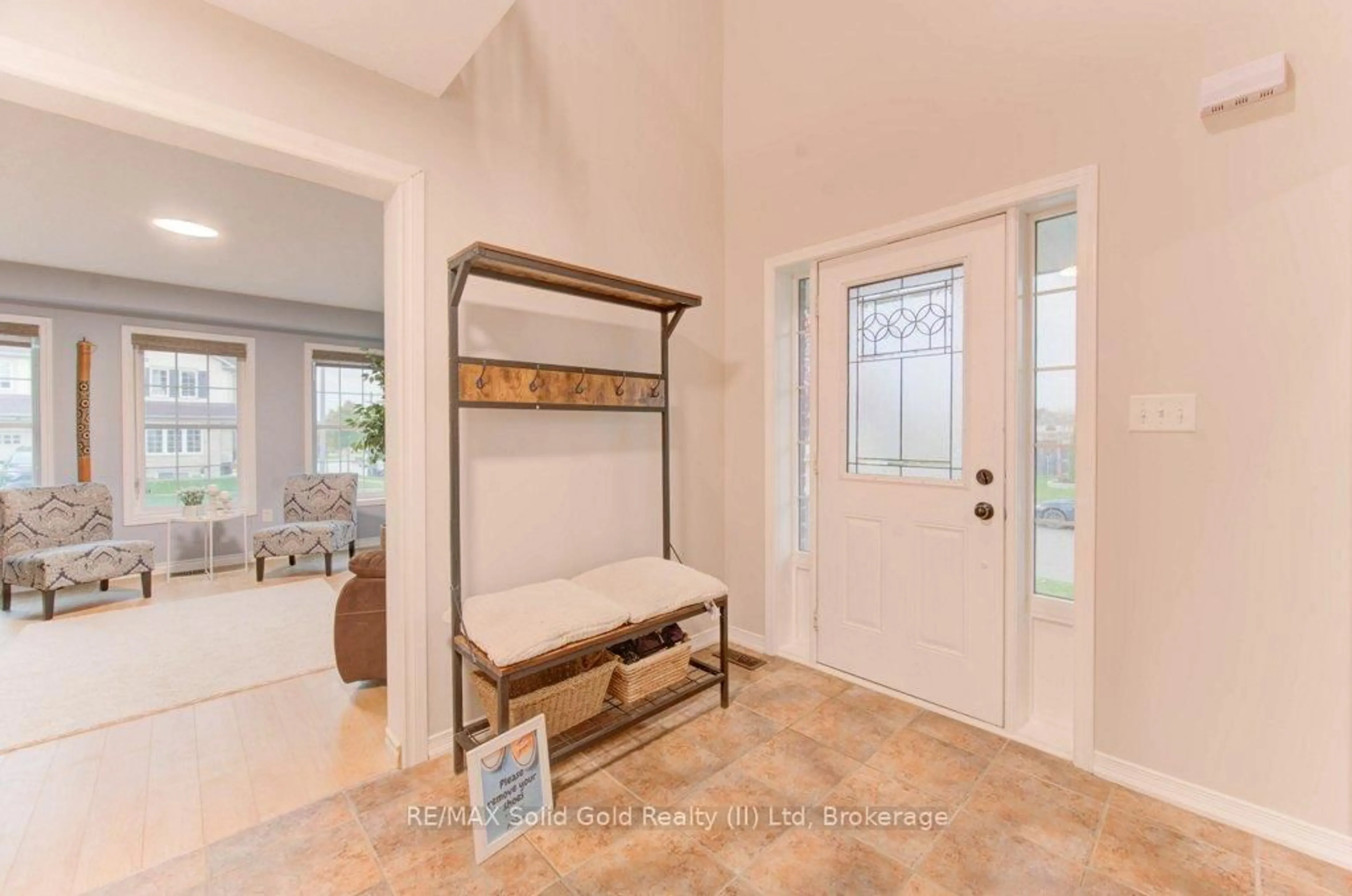 Indoor entryway for 51 Shields St, Woolwich Ontario N0B 1M0