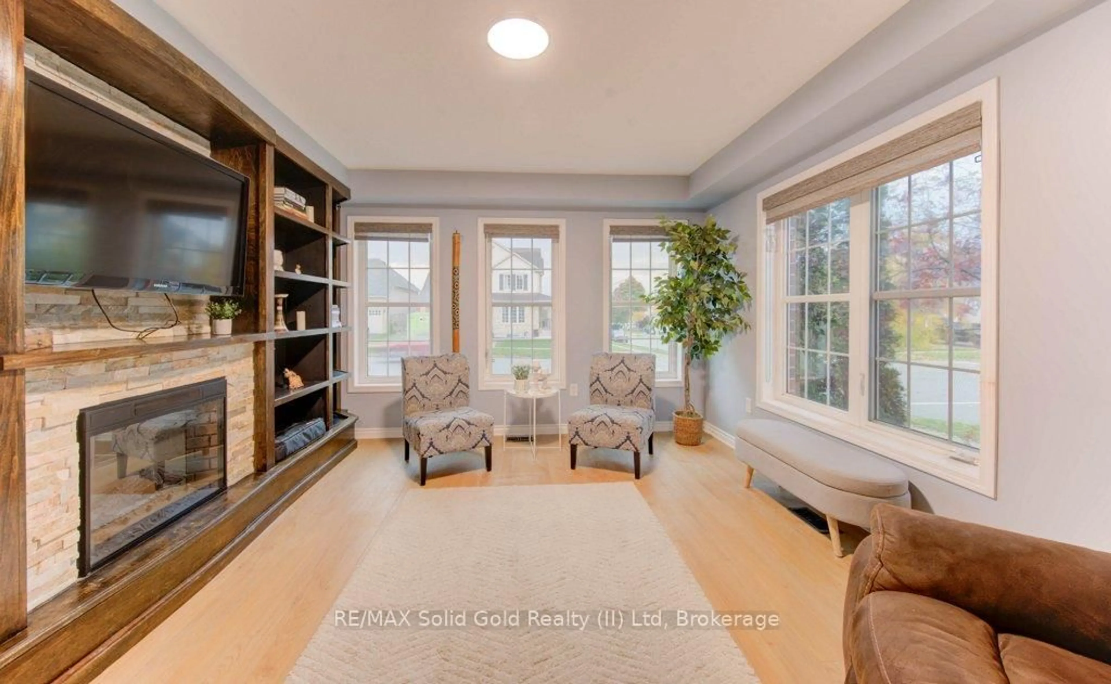 Living room with furniture, unknown for 51 Shields St, Woolwich Ontario N0B 1M0