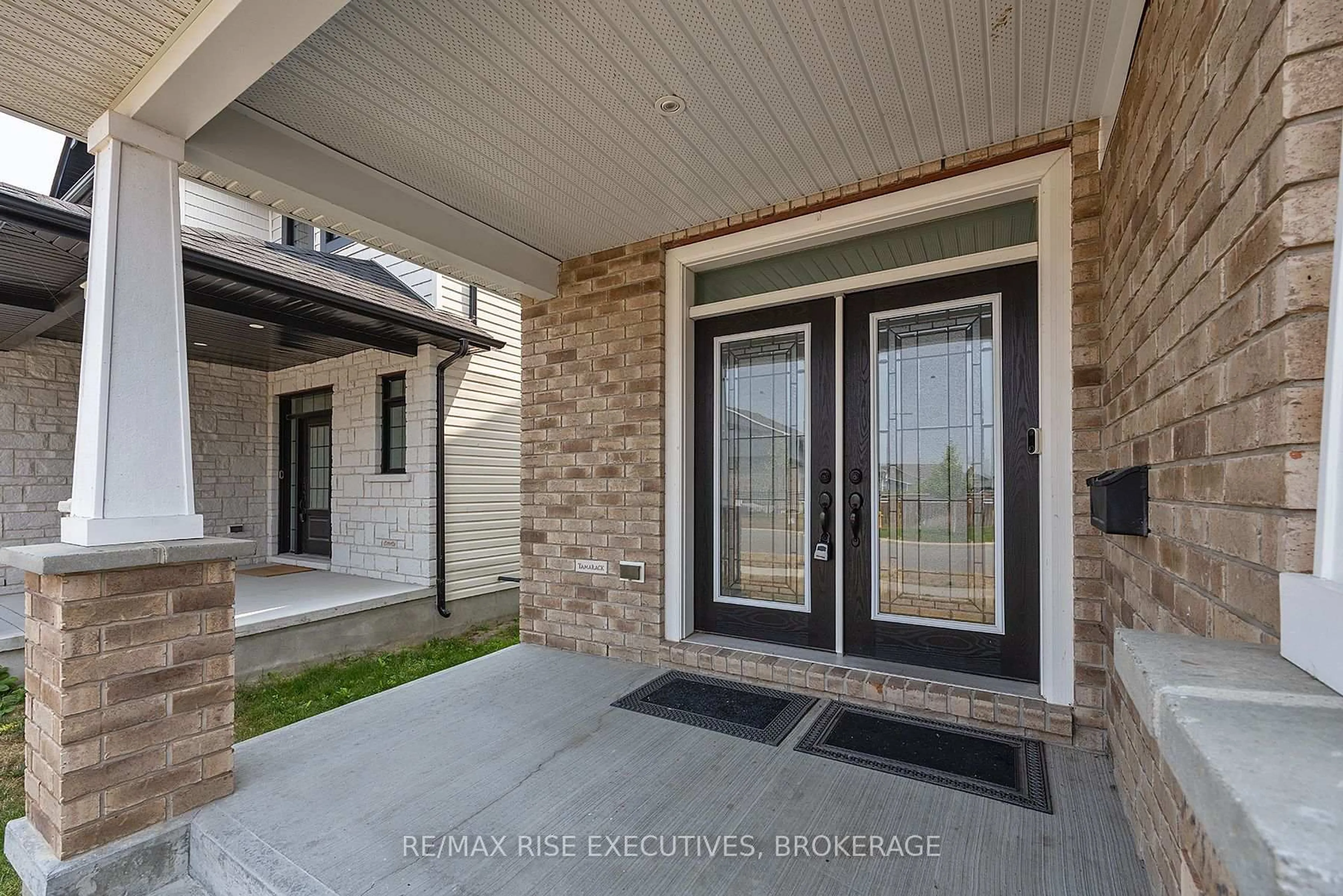 Indoor entryway for 648 Halloway Dr, Kingston Ontario K7K 0H4
