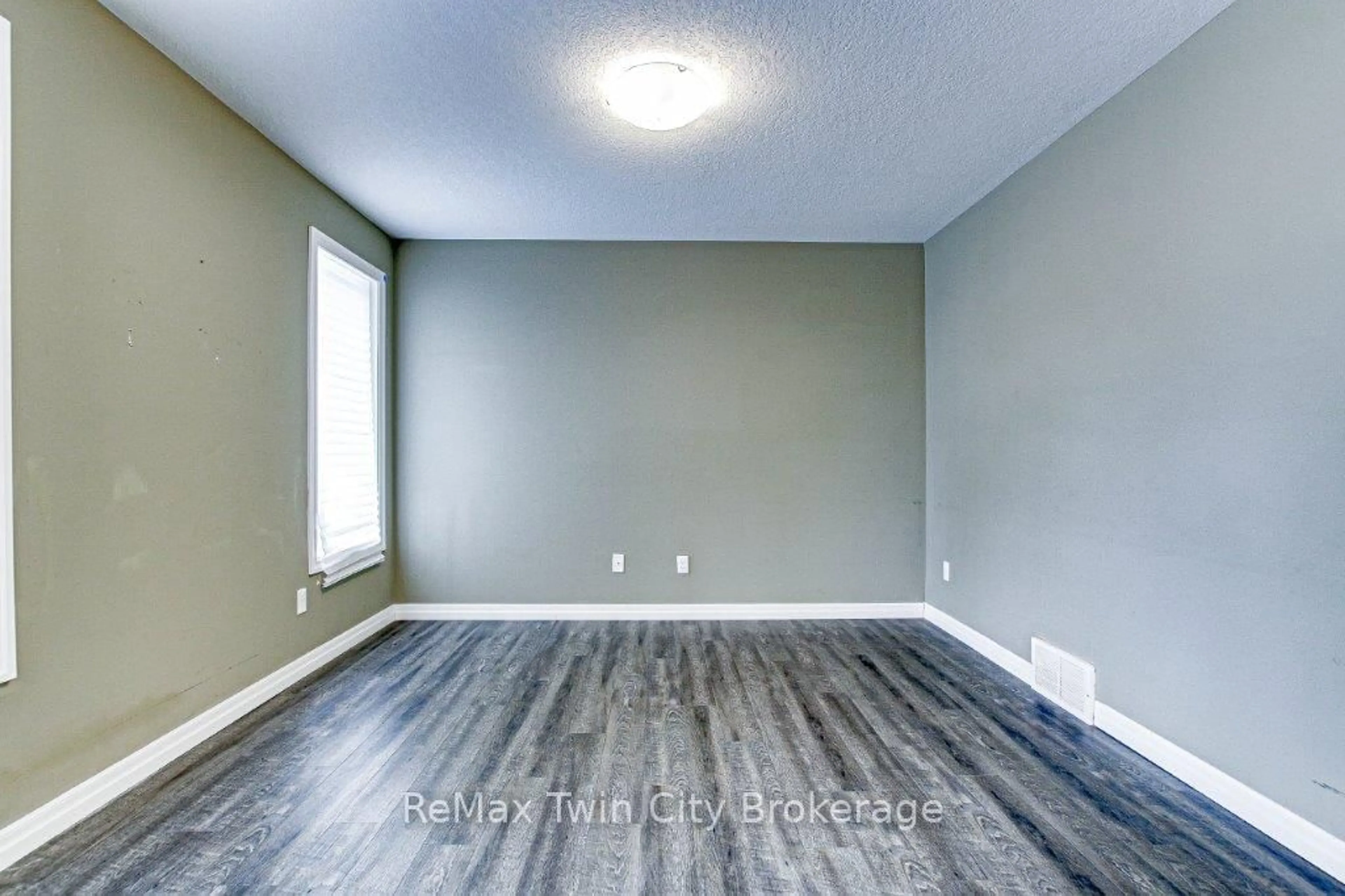 A pic of a room for 343 Huron St #20, Woodstock Ontario N4S 7A5