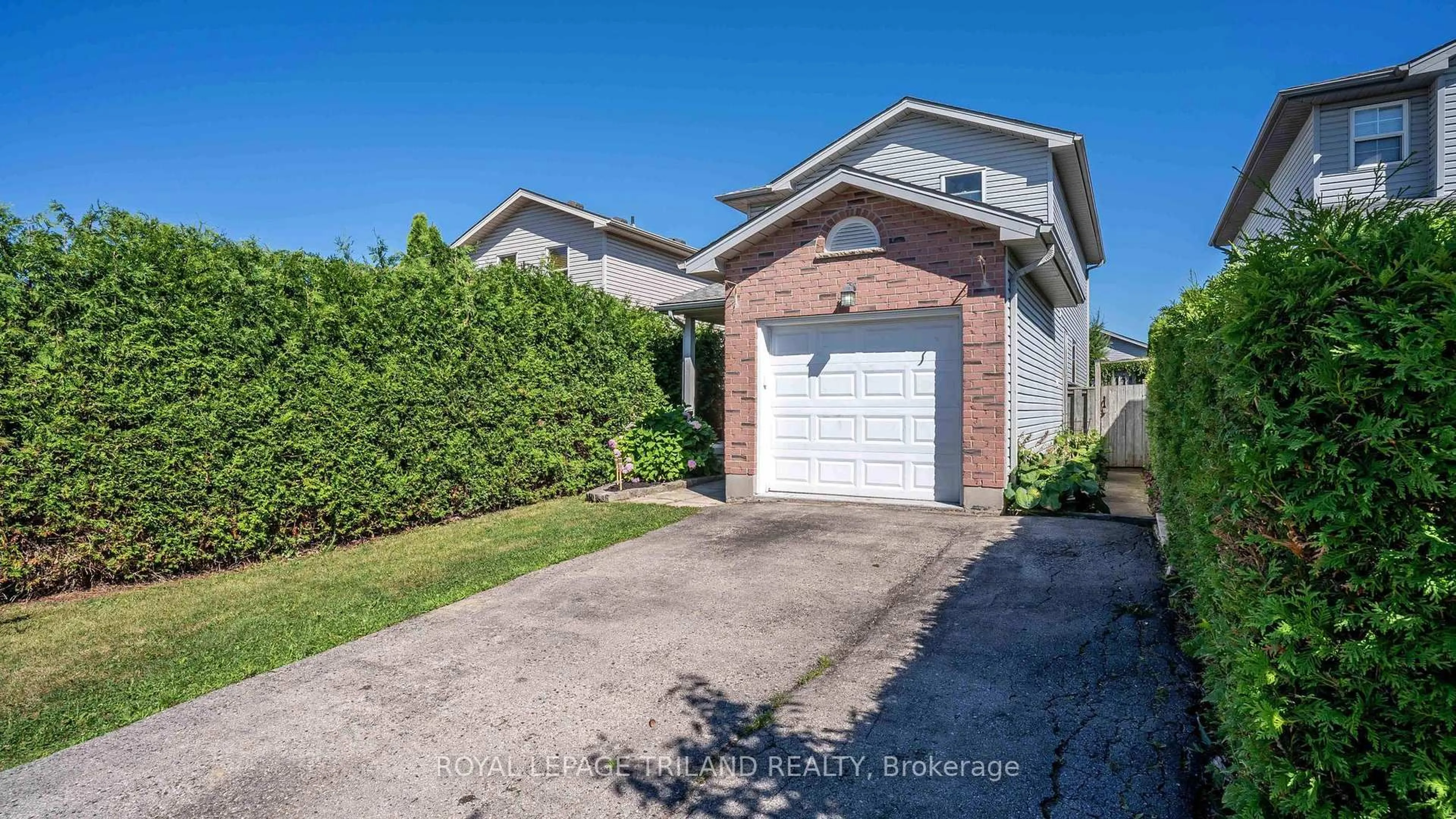 Unknown for 223 SIMPSON Cres, London East Ontario N5V 5E1