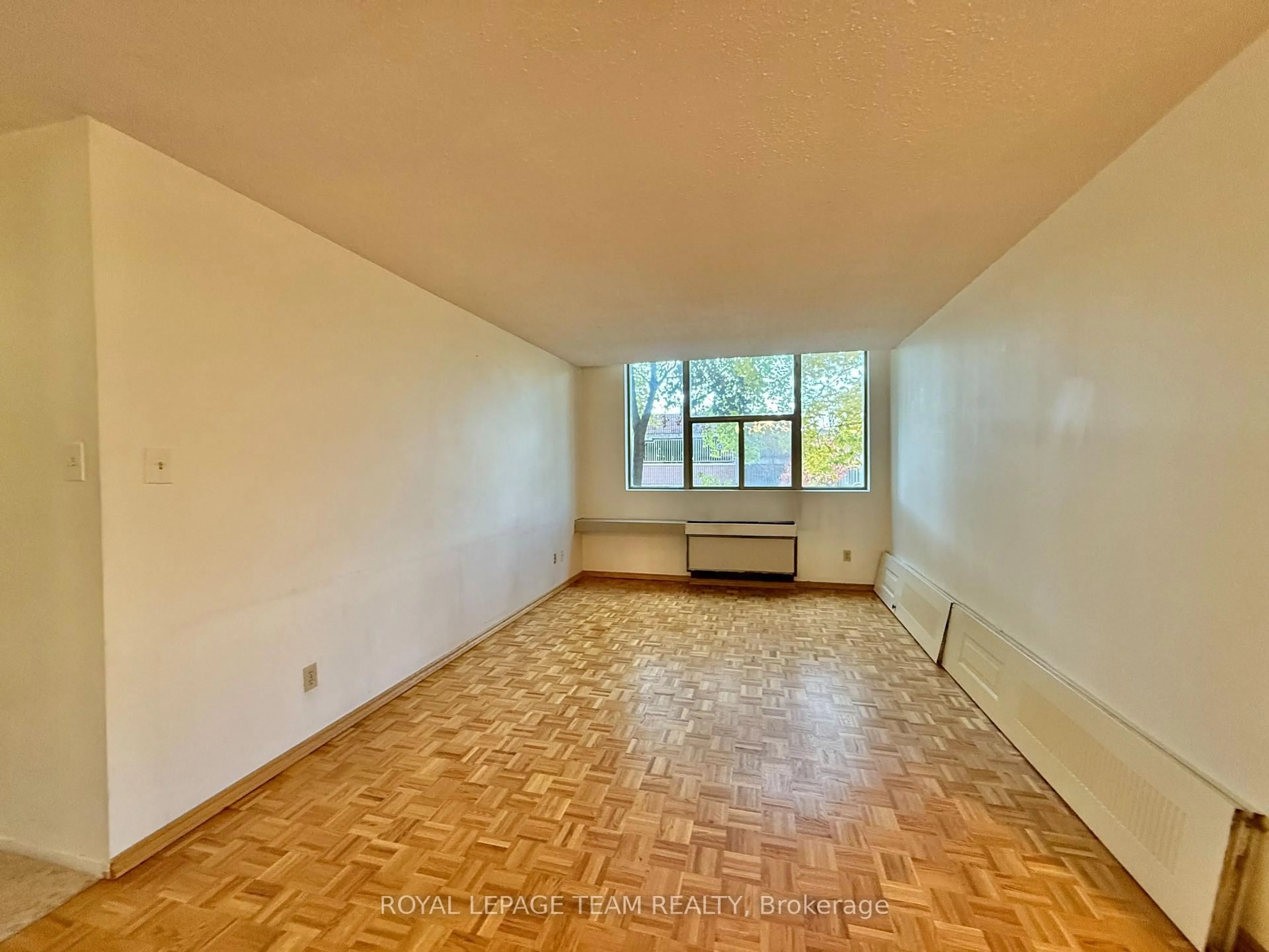 A pic of a room for 2760 Carousel Cres #102, Ottawa Ontario K1T 2N4